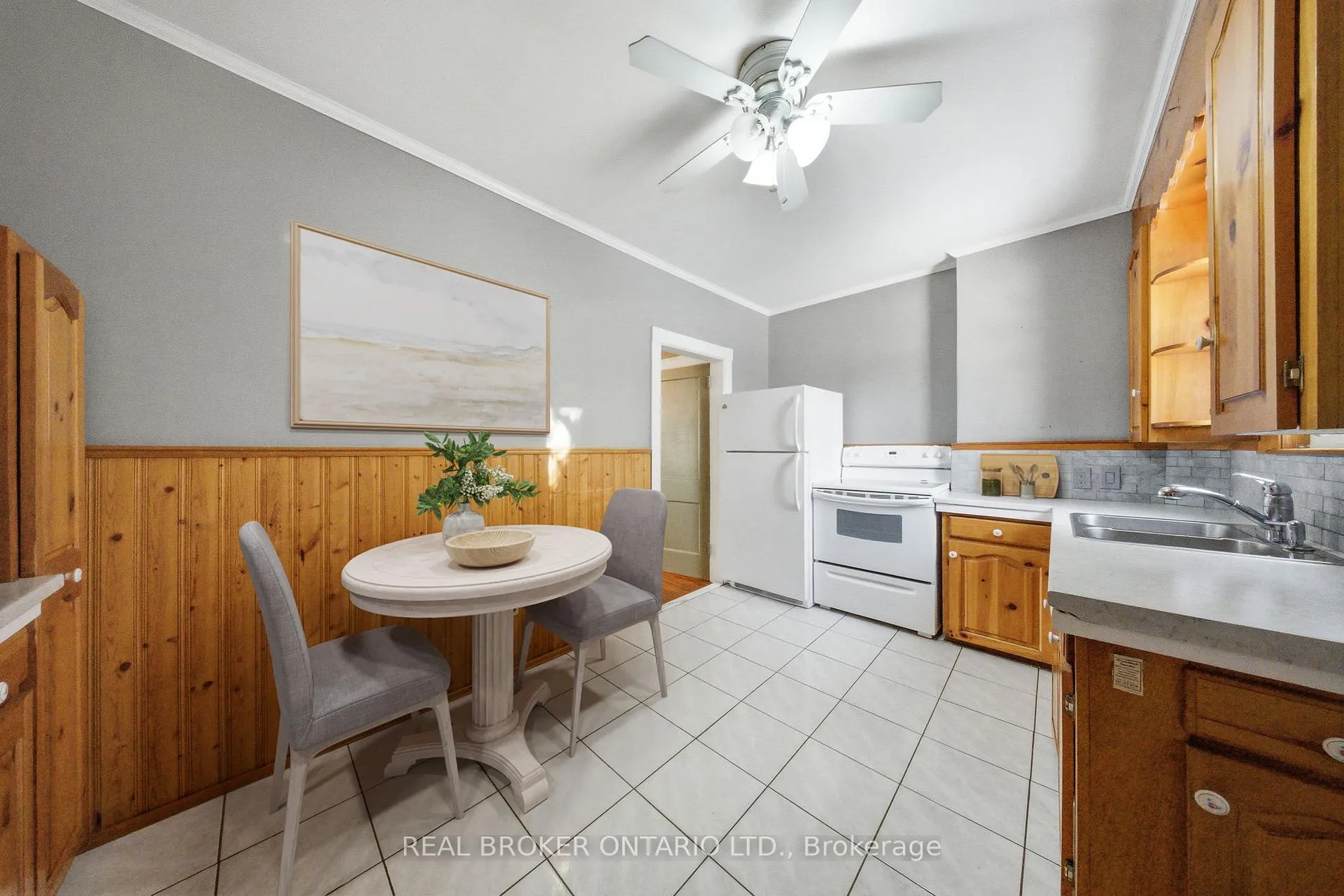 Photo 9 of 46 Cherrywood Avenue, Toronto, Humewood-Cedarvale — HOMEH