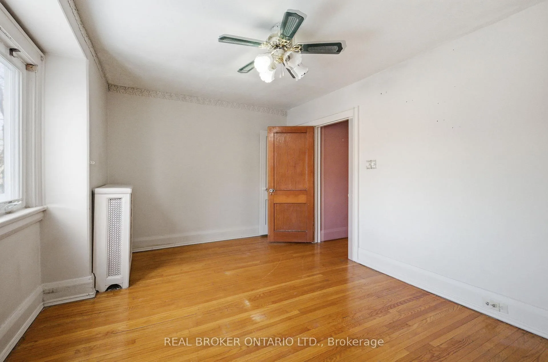 Photo 12 of 46 Cherrywood Avenue, Toronto, Humewood-Cedarvale — HOMEH