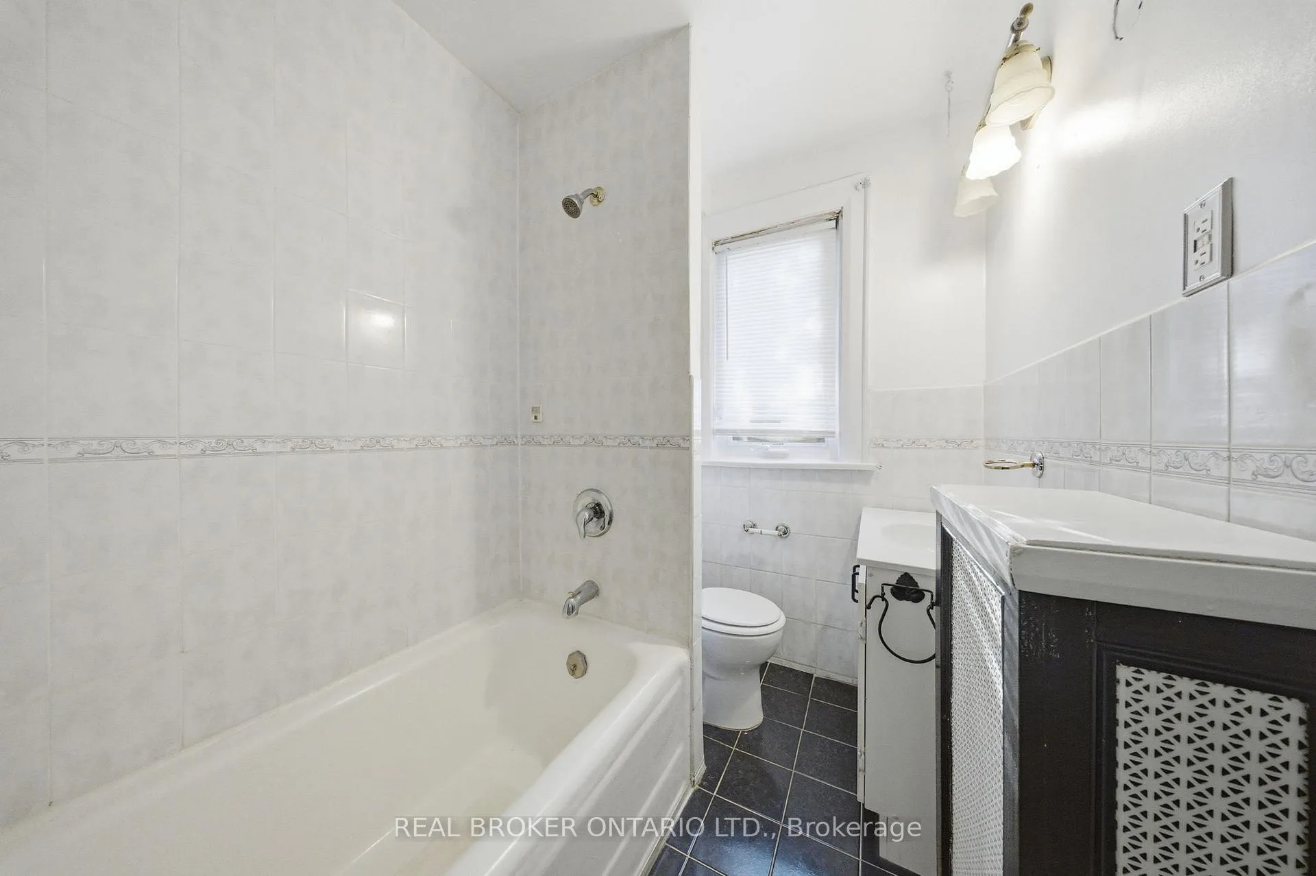 Photo 17 of 46 Cherrywood Avenue, Toronto, Humewood-Cedarvale — HOMEH
