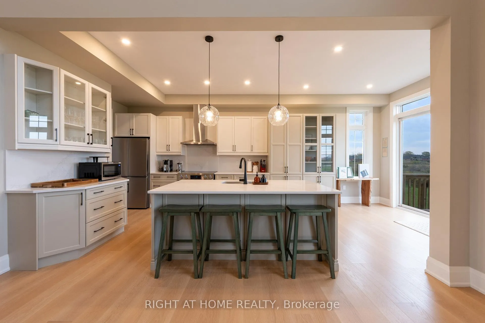 Photo 11 of 30 Wellers Way, Quinte West, Murray Ward — HOMEH