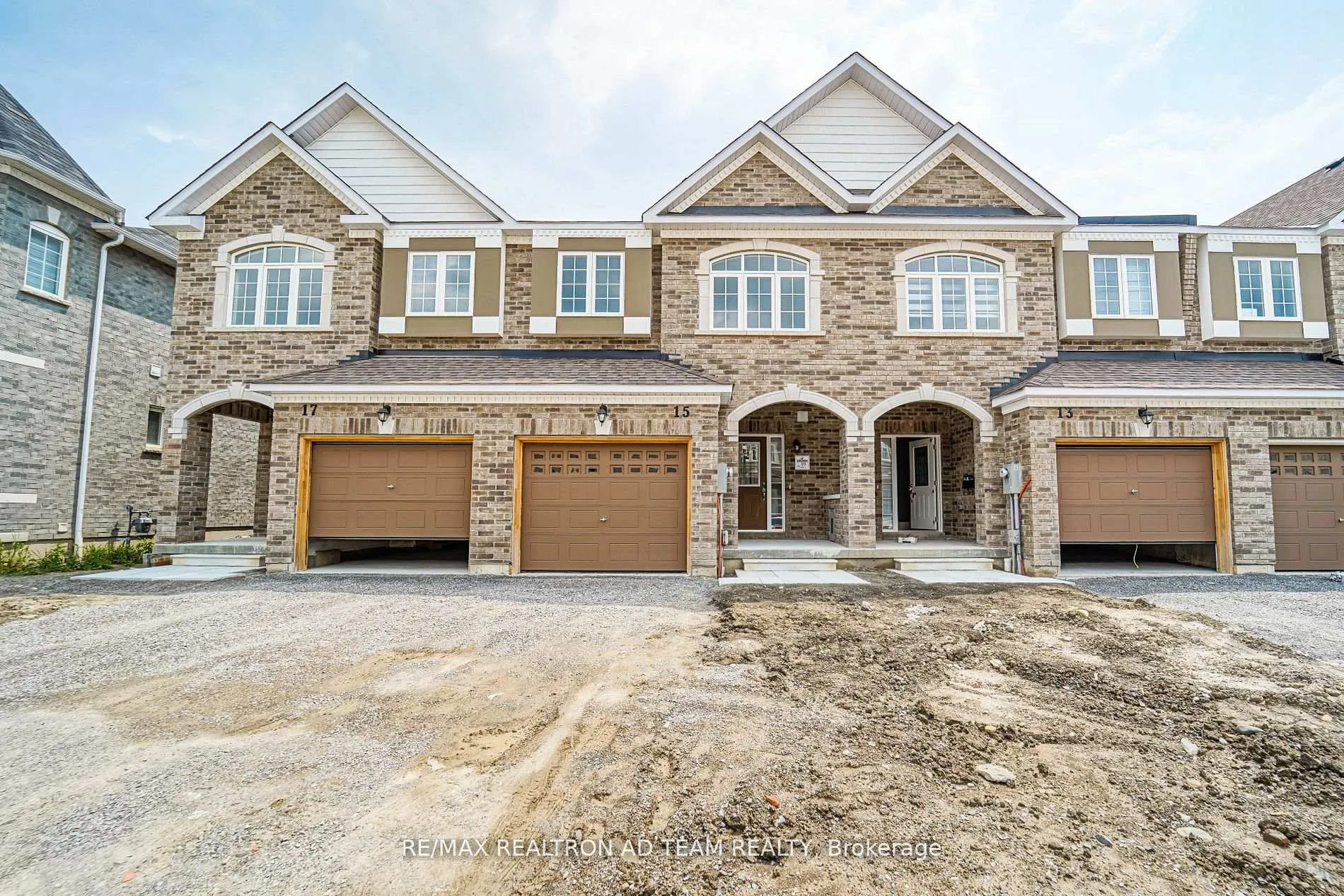 Photo 2 of 15 Jevons Drive, Ajax, South East — HOMEH
