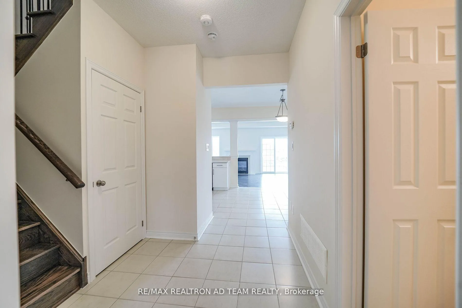 Photo 5 of 15 Jevons Drive, Ajax, South East — HOMEH