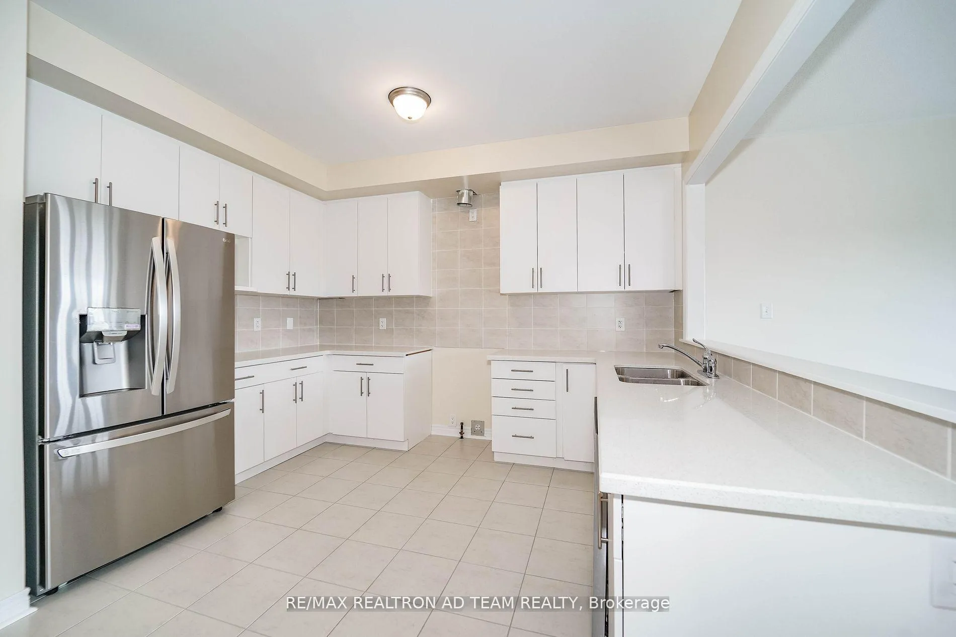 Photo 7 of 15 Jevons Drive, Ajax, South East — HOMEH