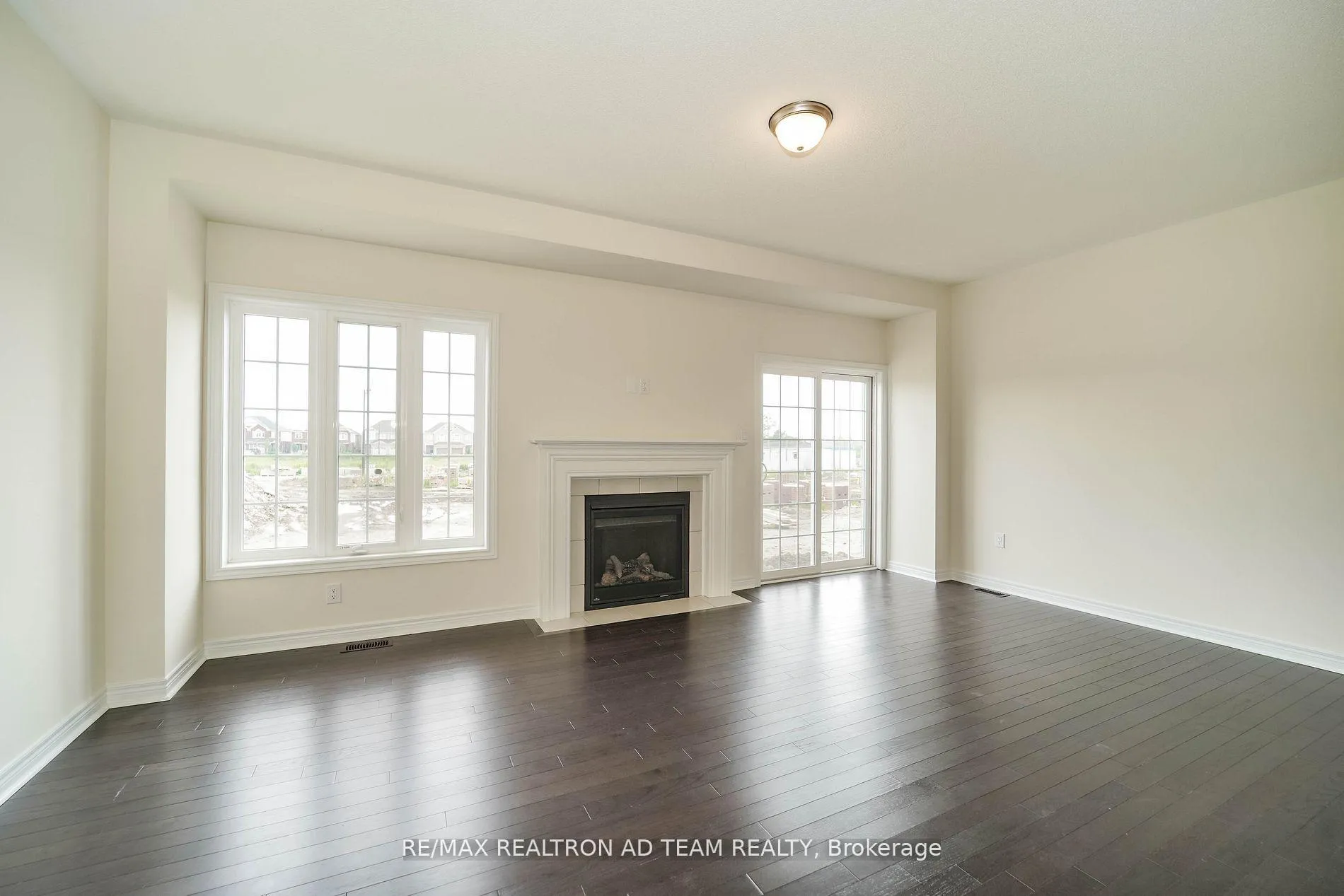 Photo 10 of 15 Jevons Drive, Ajax, South East — HOMEH