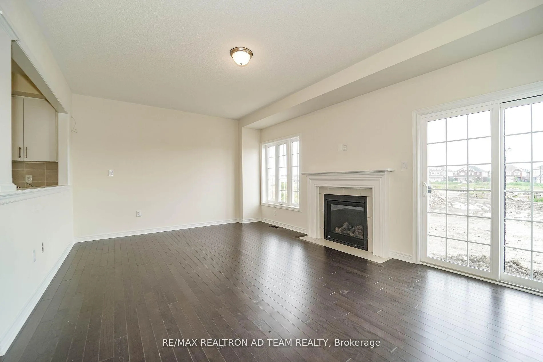 Photo 12 of 15 Jevons Drive, Ajax, South East — HOMEH