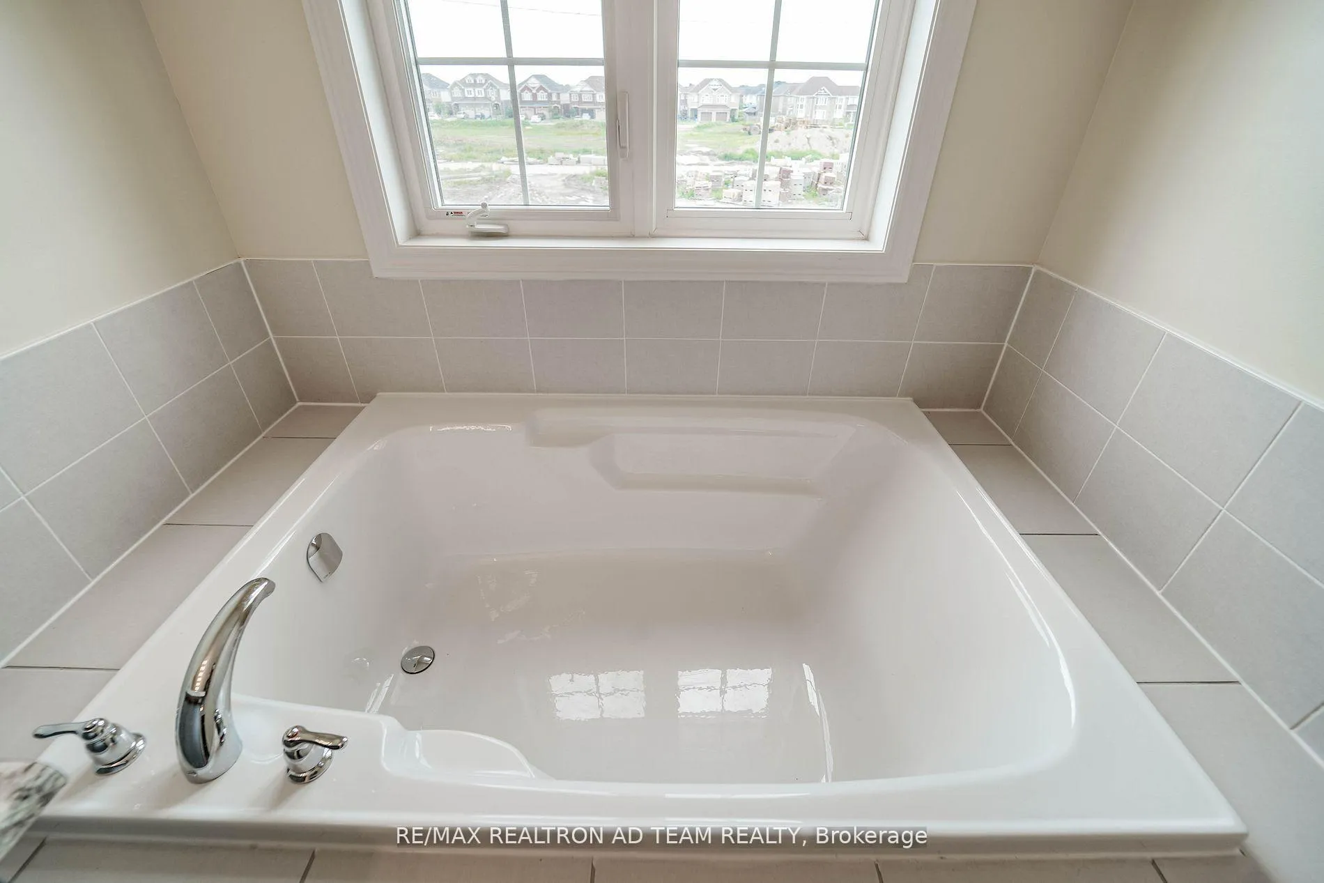 Photo 25 of 15 Jevons Drive, Ajax, South East — HOMEH