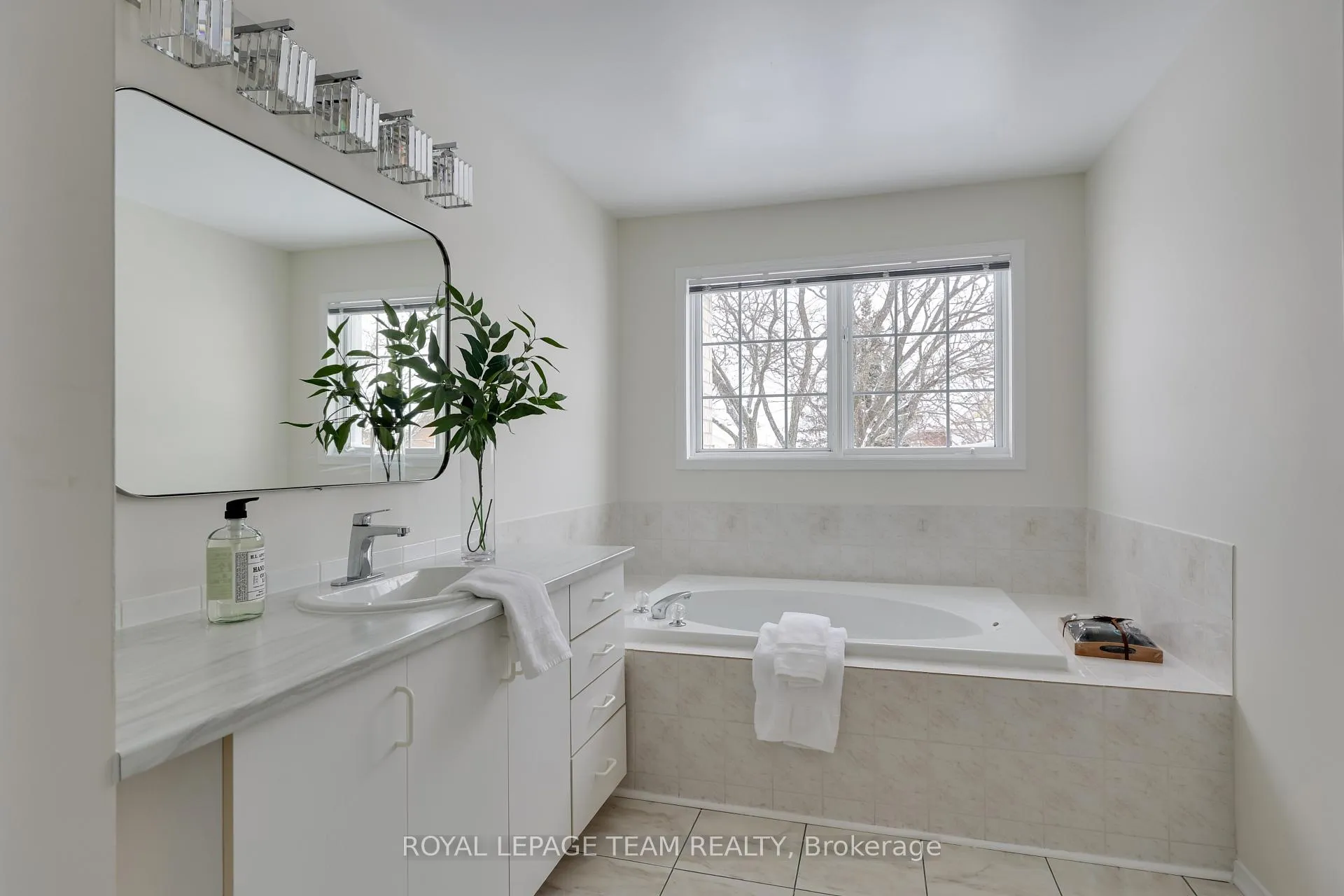 Photo 32 of 7 Manorgate Place, Ottawa, Craig Henry/Woodvale — HOMEH