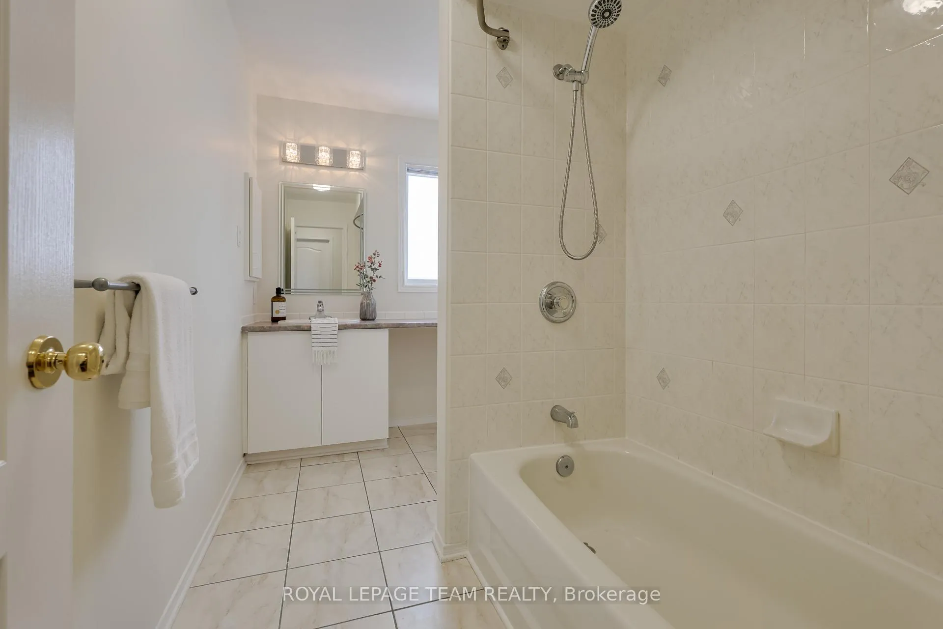 Photo 38 of 7 Manorgate Place, Ottawa, Craig Henry/Woodvale — HOMEH
