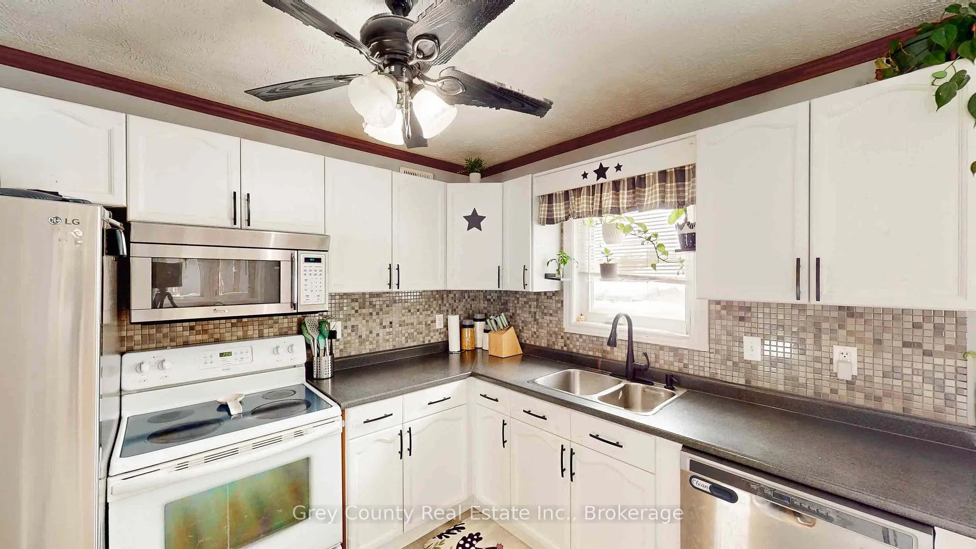Photo 18 of 23 Brackenbury Street, Grey Highlands — HOMEH