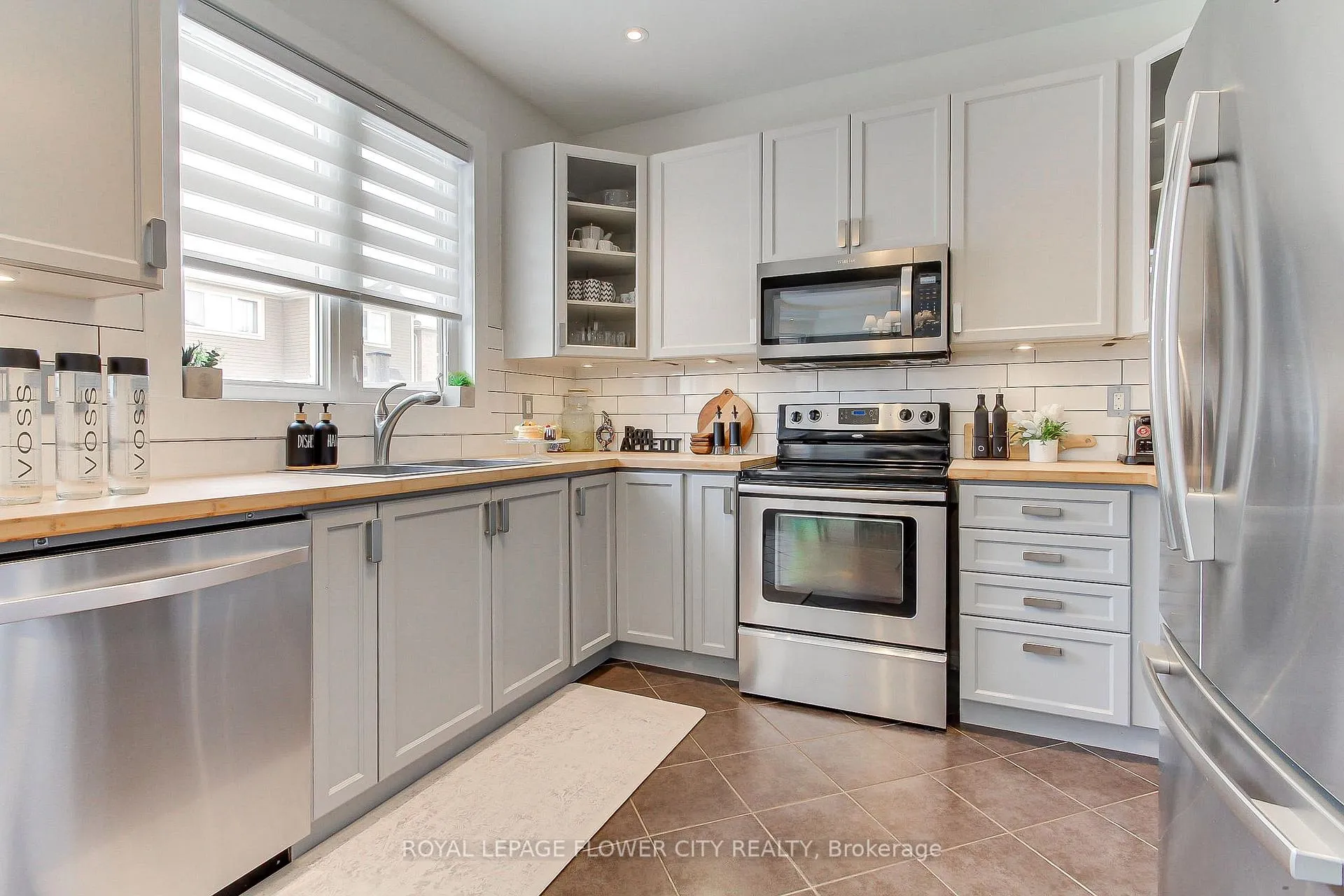 Photo 15 of 917 Mctrach Crescent, Milton, Harrison — HOMEH