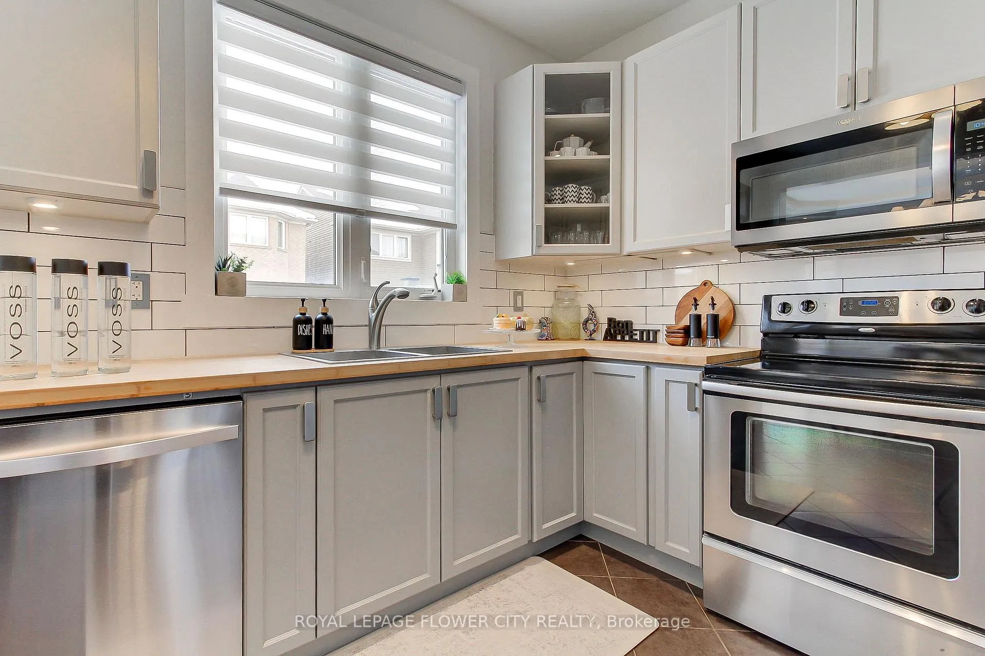 Photo 16 of 917 Mctrach Crescent, Milton, Harrison — HOMEH