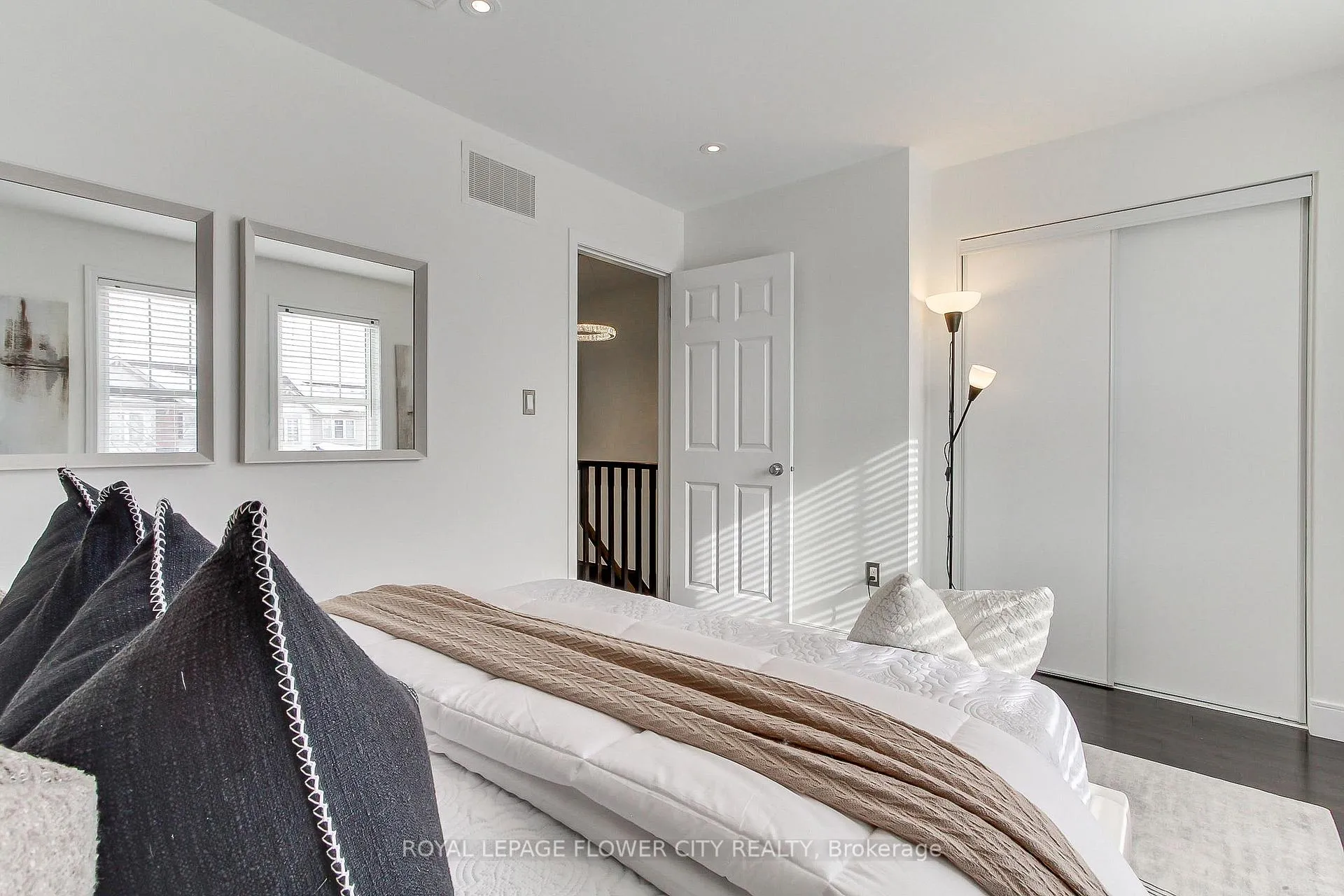 Photo 35 of 917 Mctrach Crescent, Milton, Harrison — HOMEH