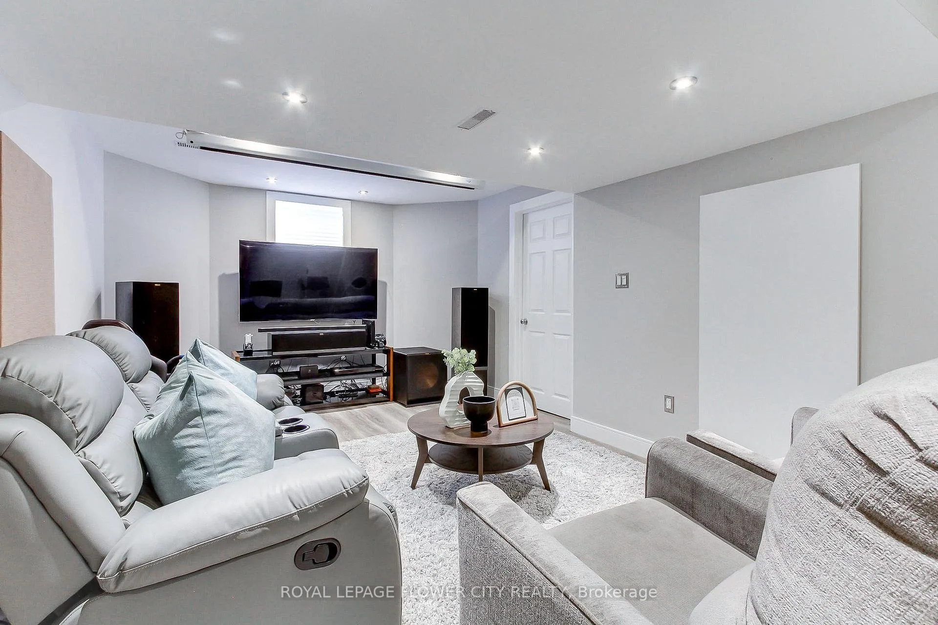 Photo 42 of 917 Mctrach Crescent, Milton, Harrison — HOMEH