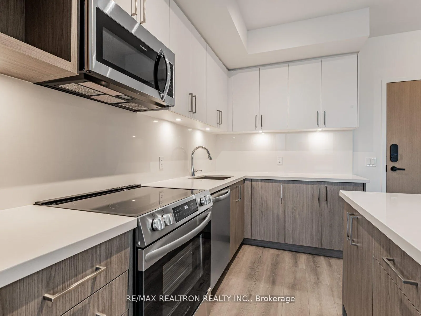 Front of Unit 236, 333 Sunseeker Avenue