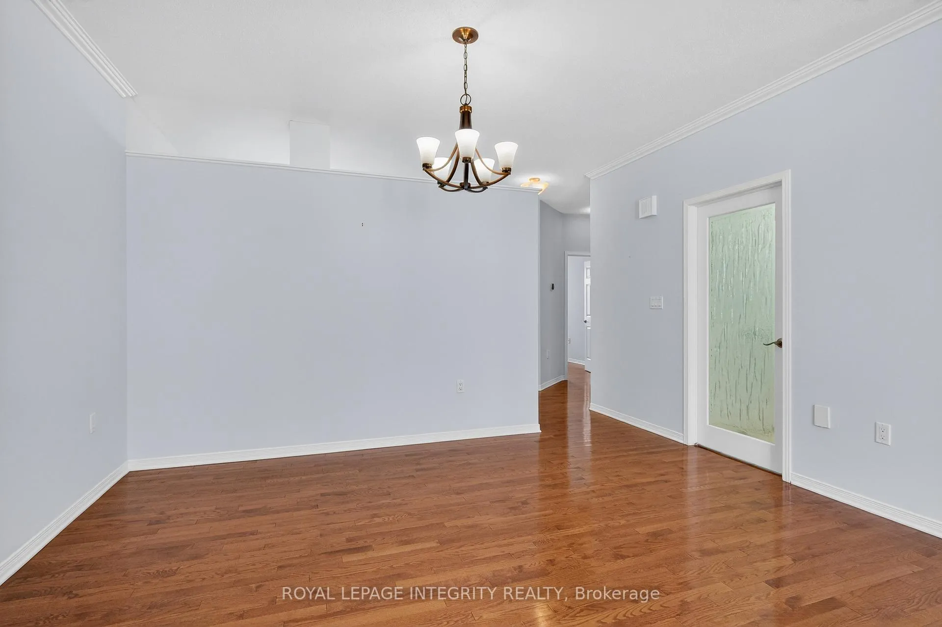 Photo 8 of 657 Country Trail Private, Ottawa, Carlsbad Springs — HOMEH