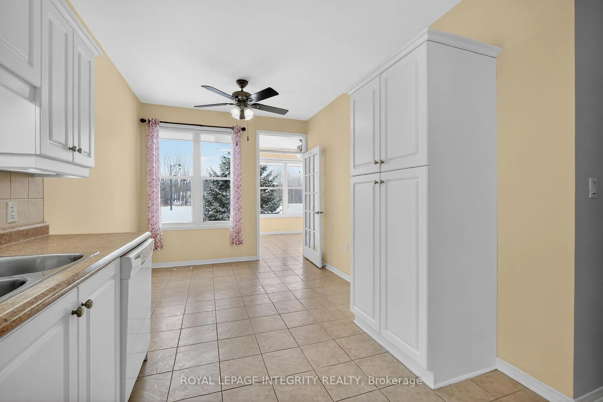 Photo 13 of 657 Country Trail Private, Ottawa, Carlsbad Springs — HOMEH