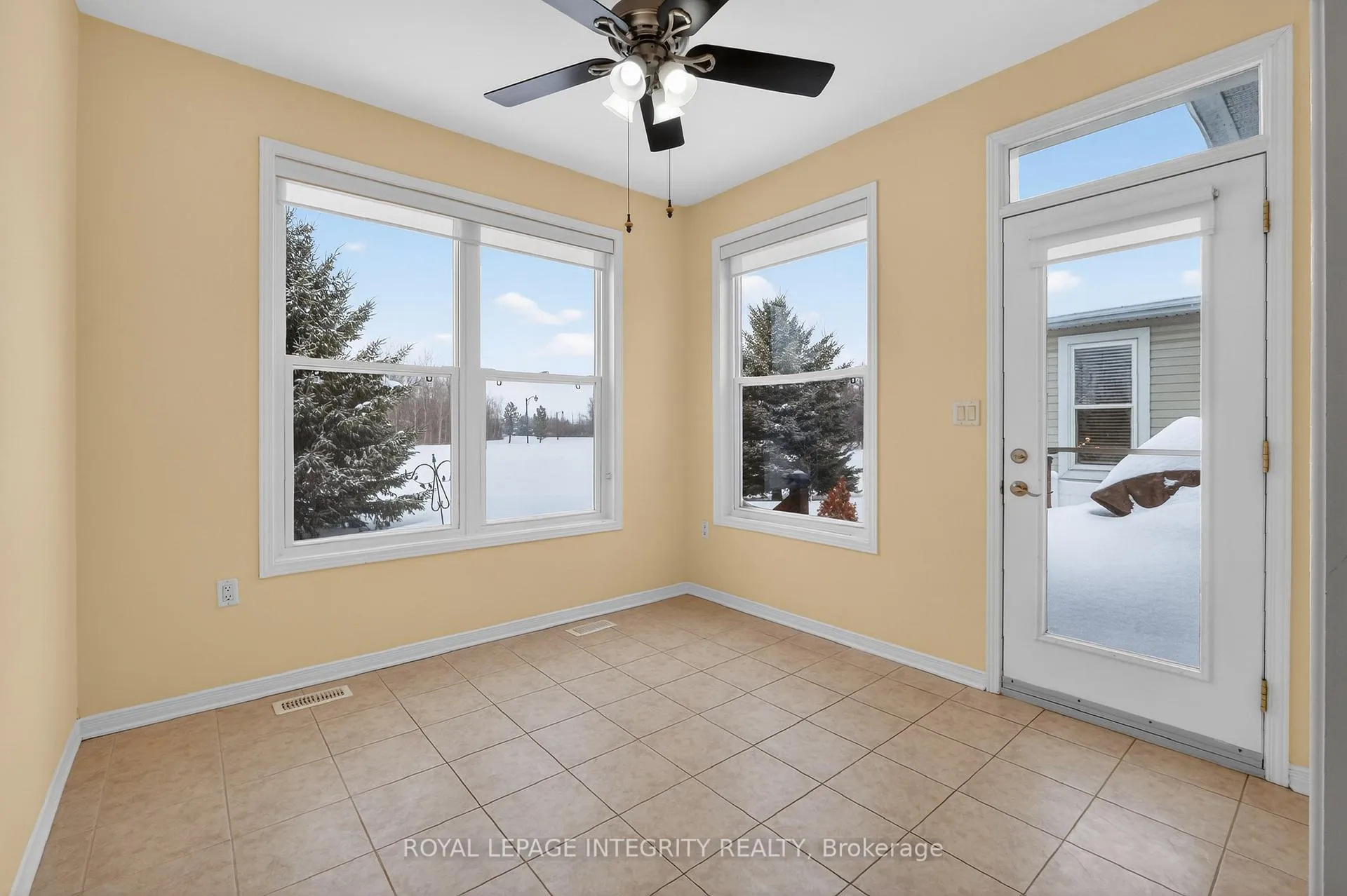 Photo 16 of 657 Country Trail Private, Ottawa, Carlsbad Springs — HOMEH