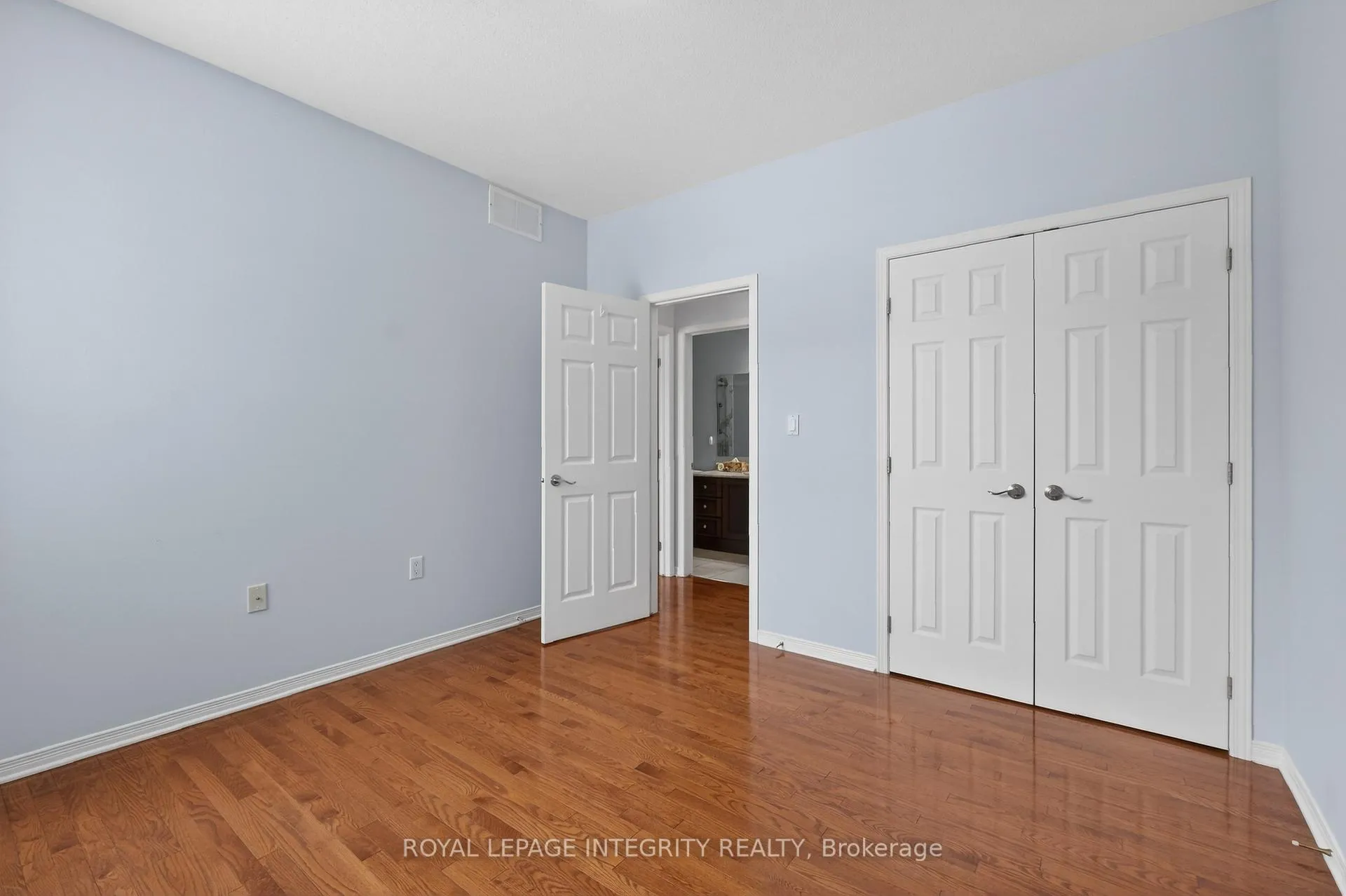 Photo 19 of 657 Country Trail Private, Ottawa, Carlsbad Springs — HOMEH