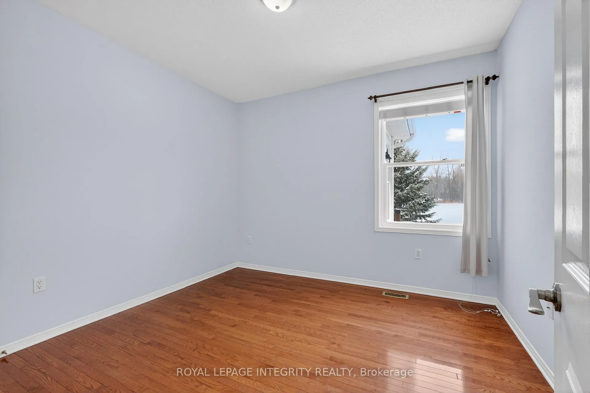 Photo 20 of 657 Country Trail Private, Ottawa, Carlsbad Springs — HOMEH