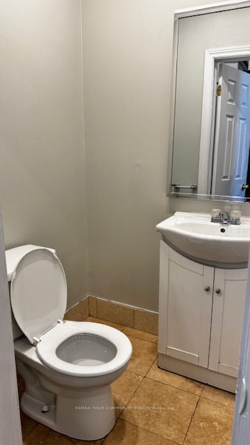 Photo 23 of 2384 Gerrard Street E, Toronto, East End-Danforth — HOMEH