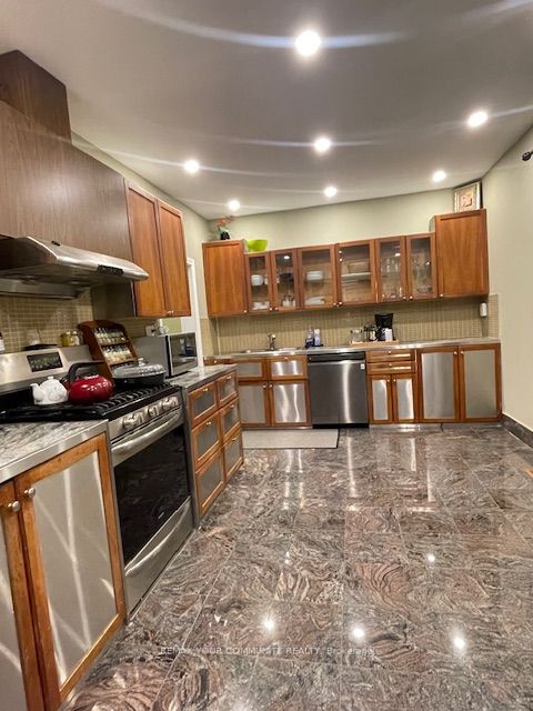 Photo 5 of 2384 Gerrard Street E, Toronto, East End-Danforth — HOMEH