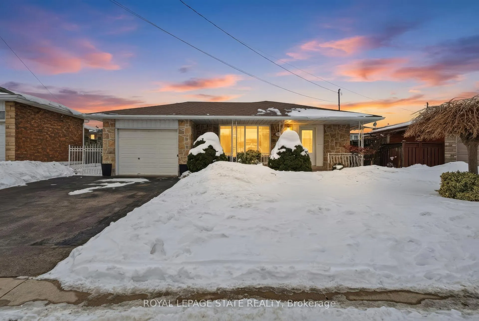 Photo 3 of 156 Kentley Drive, Hamilton, Kentley — HOMEH