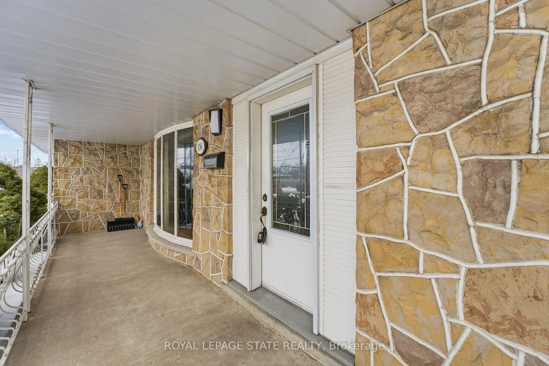 Photo 4 of 156 Kentley Drive, Hamilton, Kentley — HOMEH