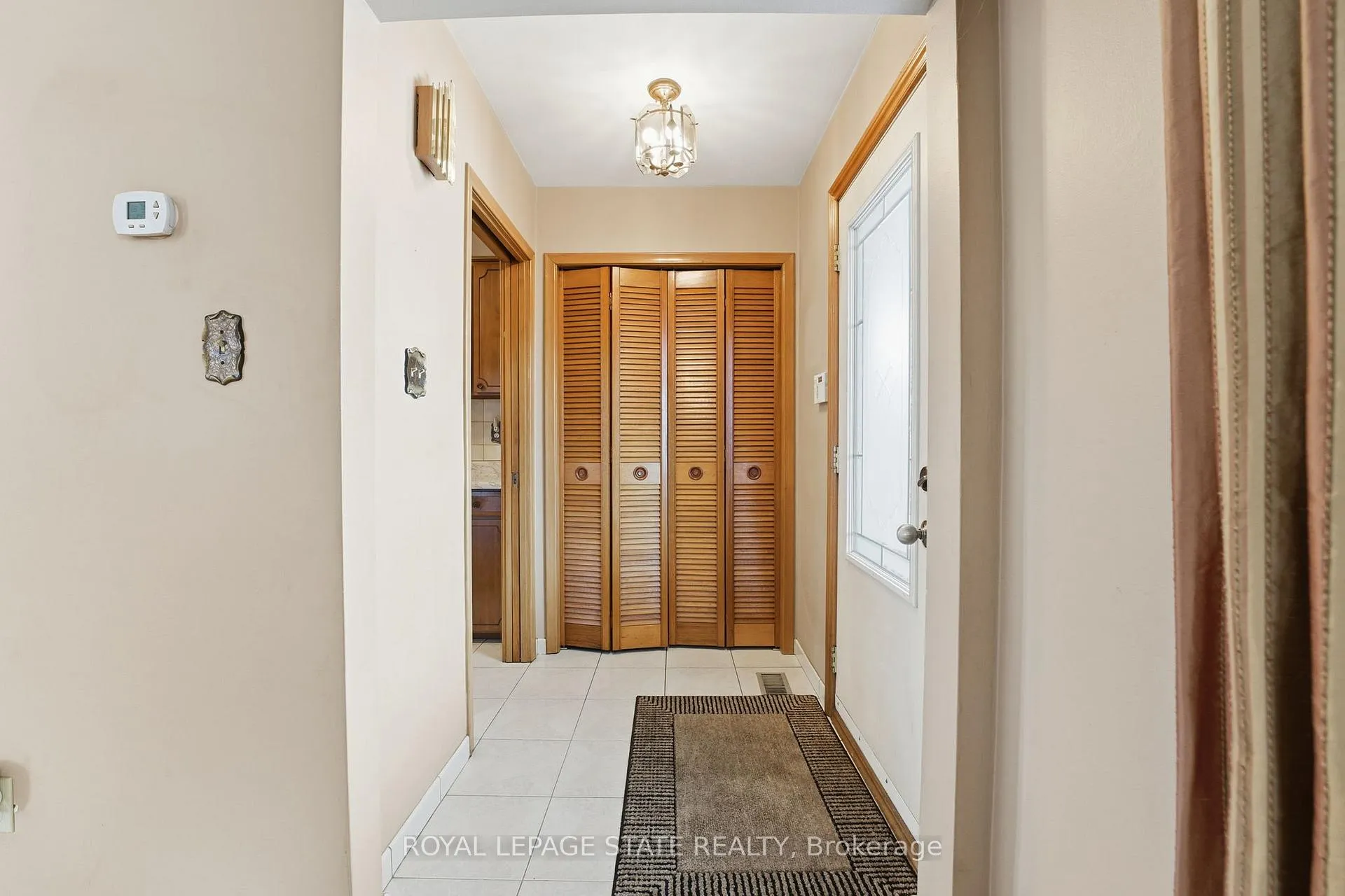 Photo 5 of 156 Kentley Drive, Hamilton, Kentley — HOMEH