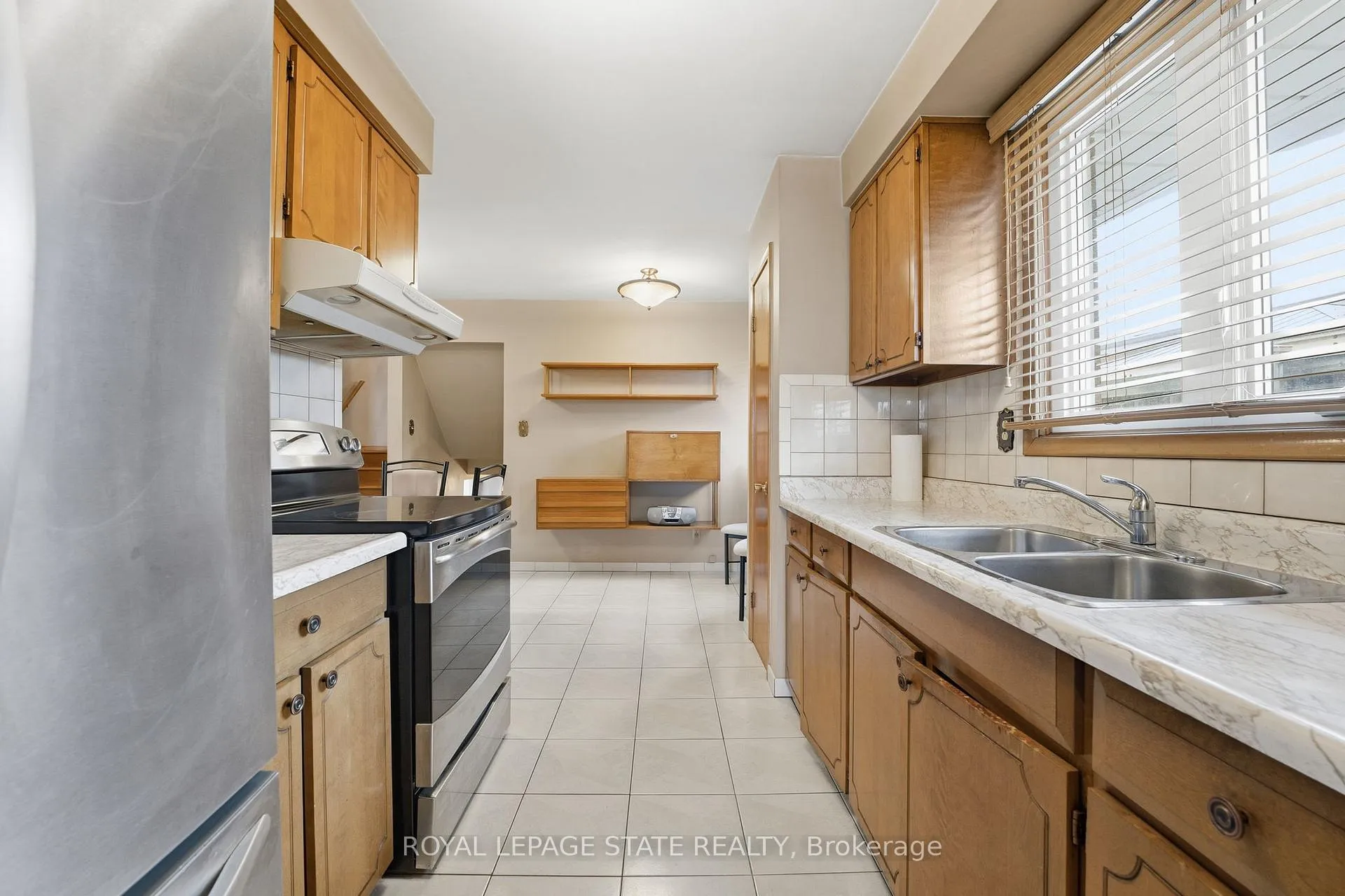 Photo 10 of 156 Kentley Drive, Hamilton, Kentley — HOMEH