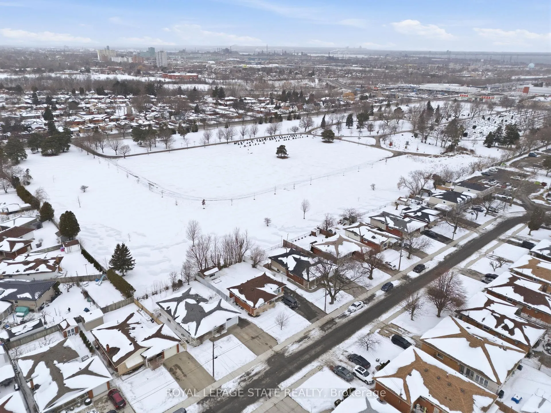 Photo 38 of 156 Kentley Drive, Hamilton, Kentley — HOMEH