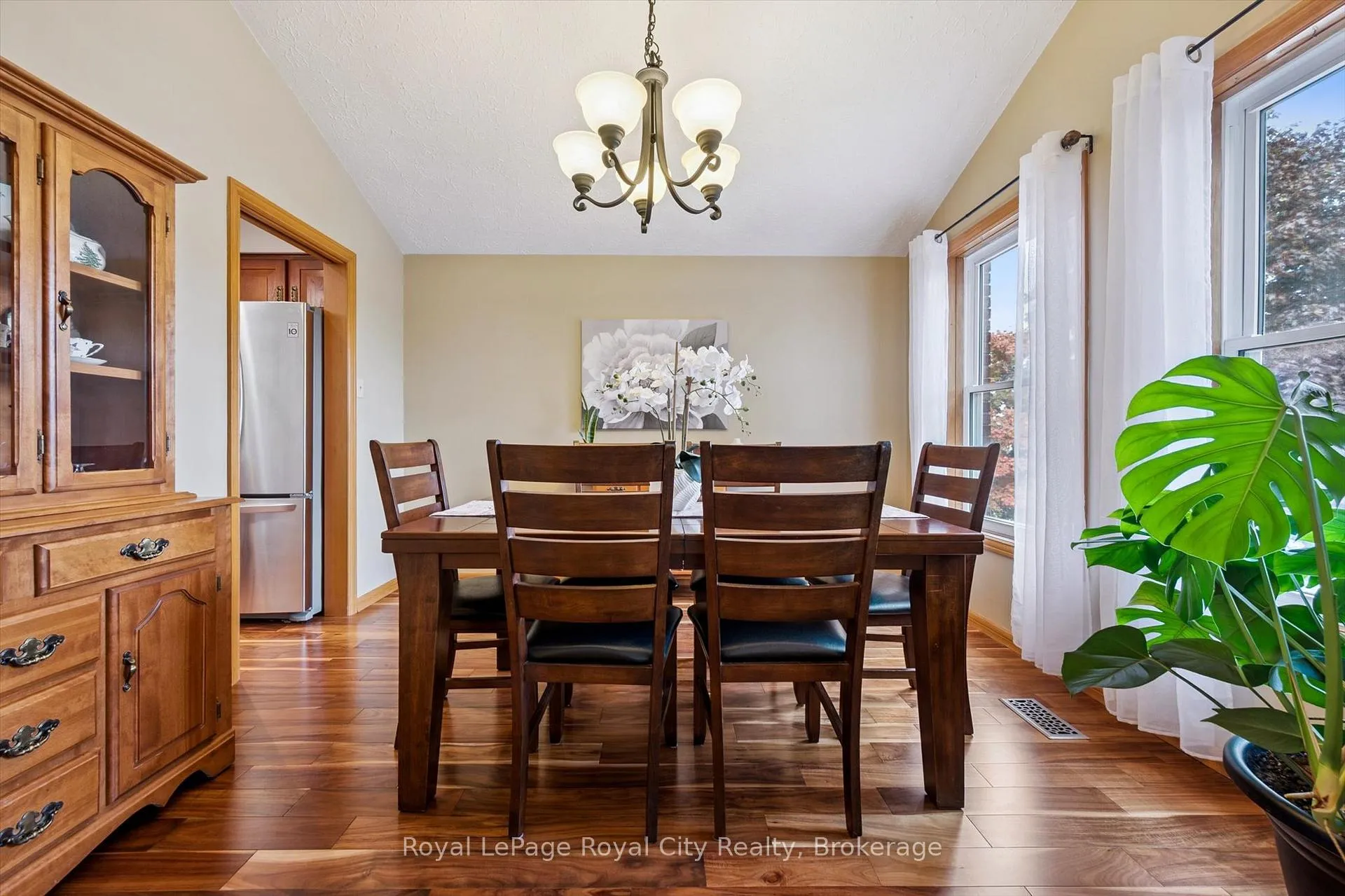 Photo 13 of 28 Wimbledon Road, Guelph, Willow West/Sugarbush/West Acres — HOMEH