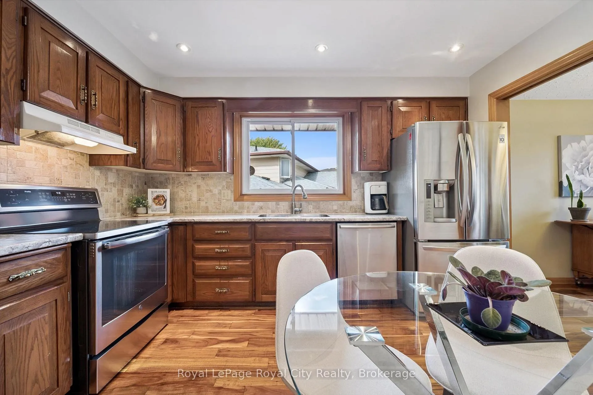 Photo 17 of 28 Wimbledon Road, Guelph, Willow West/Sugarbush/West Acres — HOMEH