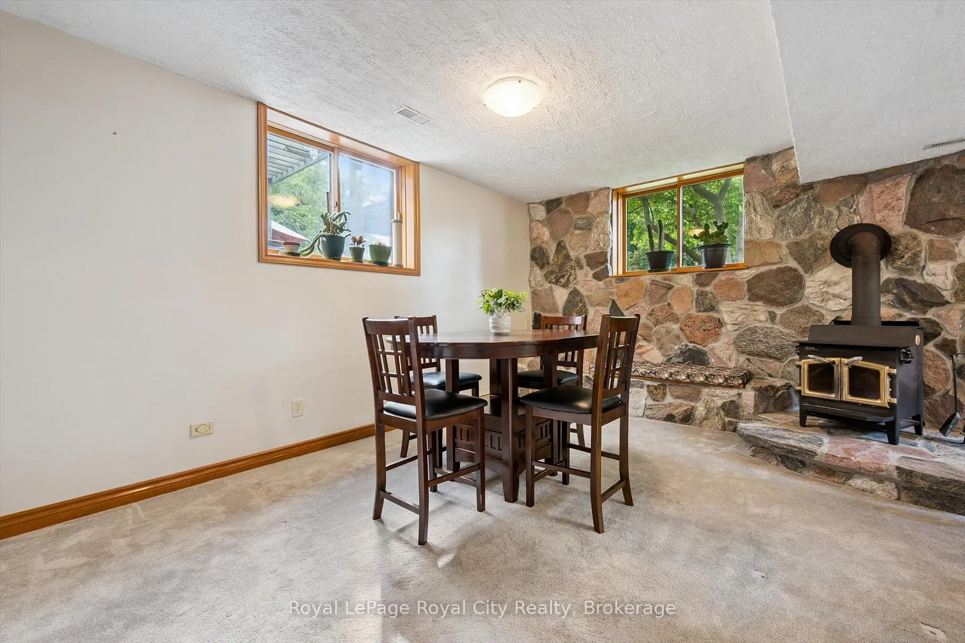 Photo 27 of 28 Wimbledon Road, Guelph, Willow West/Sugarbush/West Acres — HOMEH