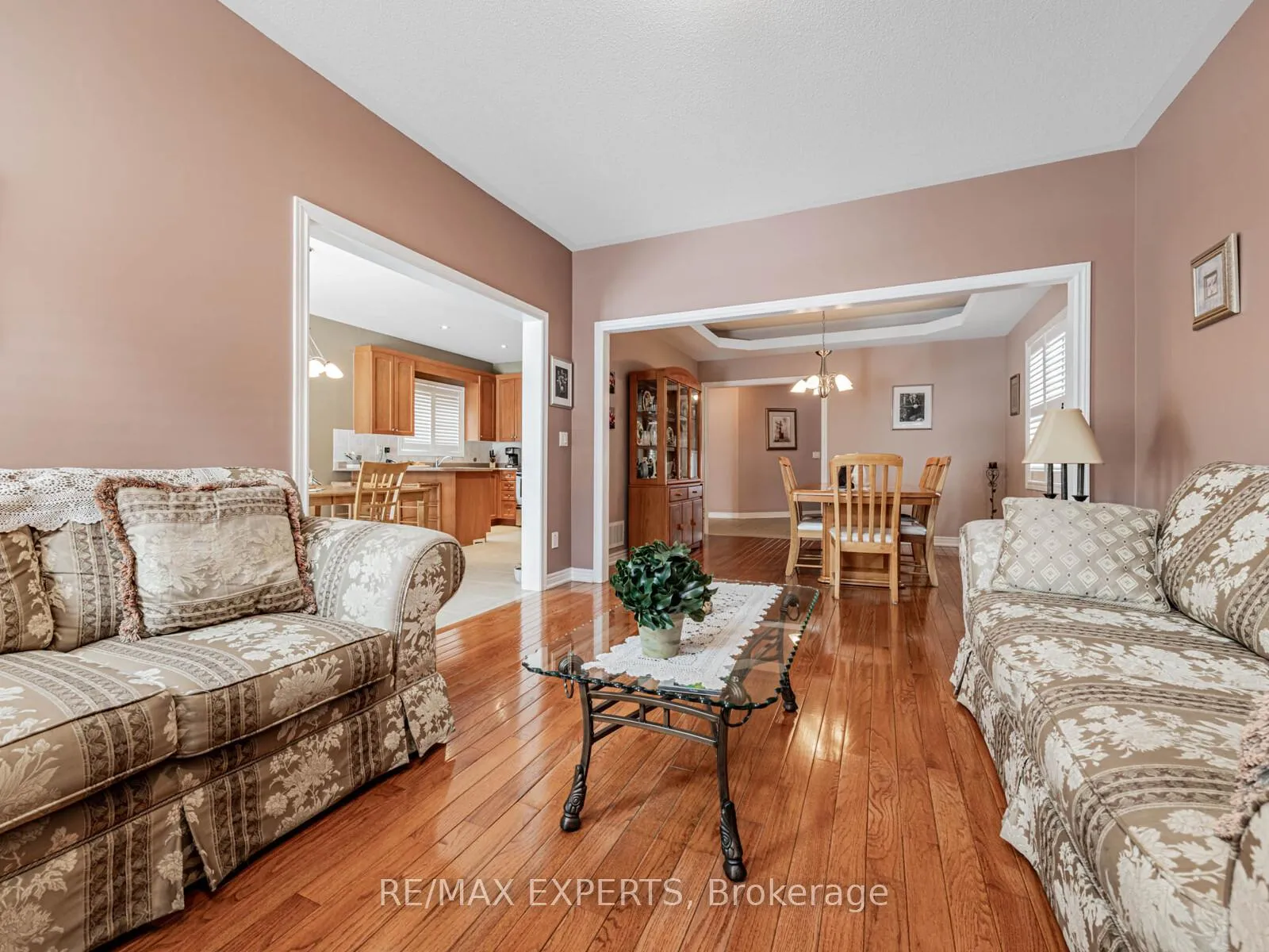 Photo 5 of 97 Diploma Avenue, Vaughan, Sonoma Heights — HOMEH
