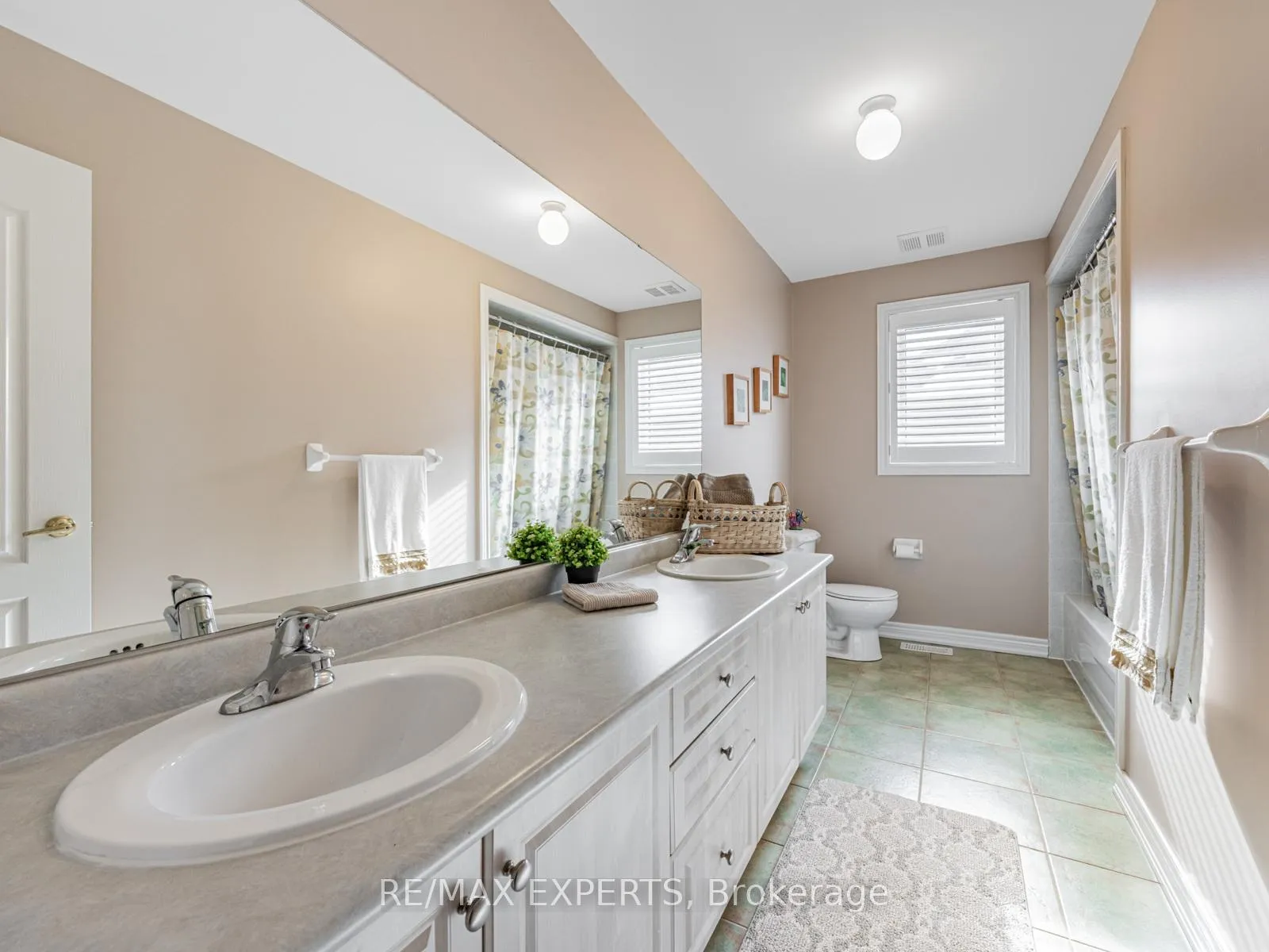 Photo 21 of 97 Diploma Avenue, Vaughan, Sonoma Heights — HOMEH