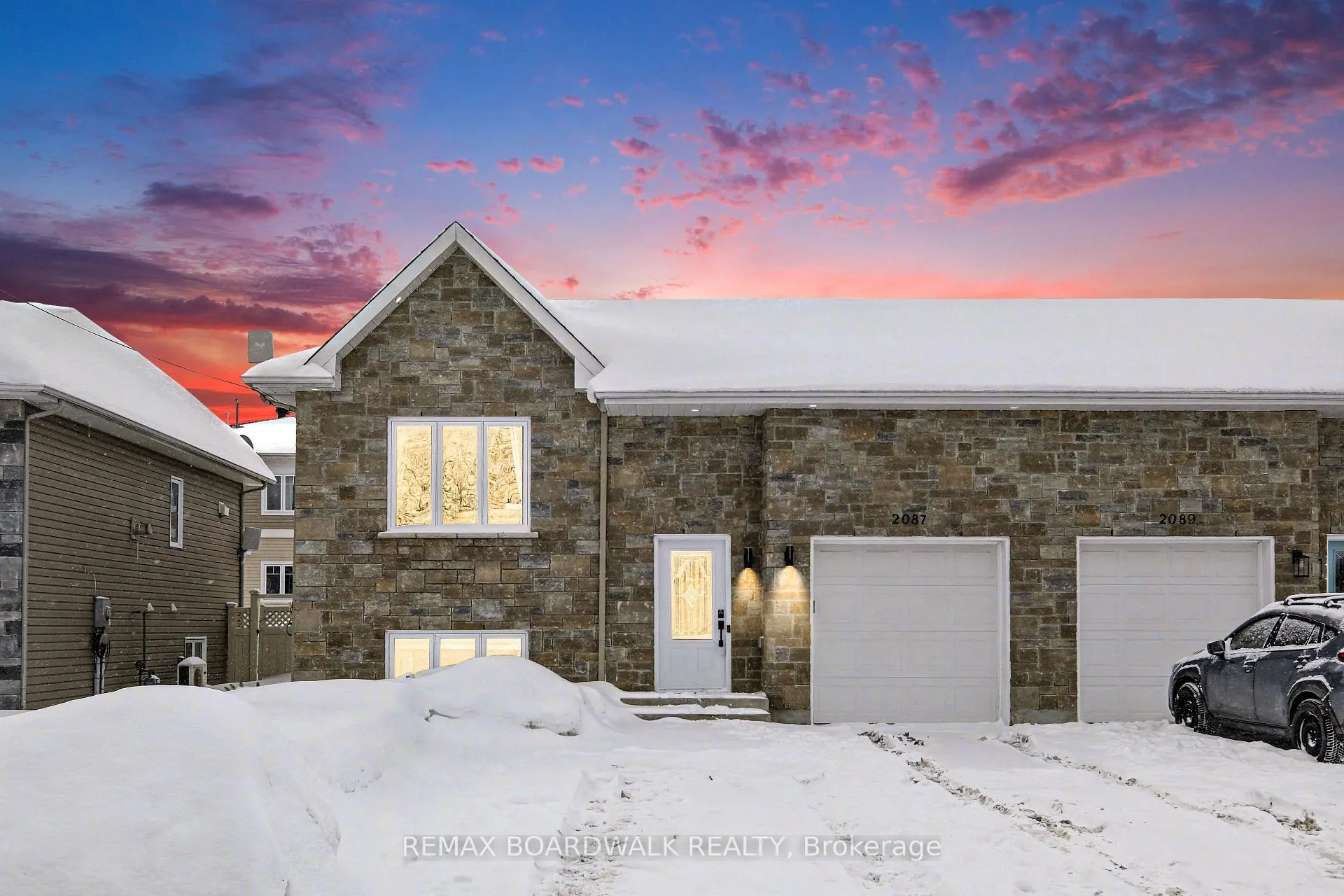Front of 2087 Des Pins Street