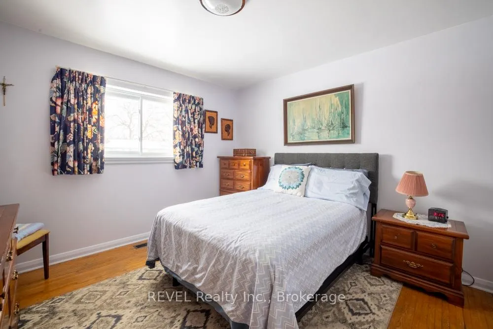Photo 14 of 87 Royal Manor Drive, St. Catharines, Carlton/Bunting — HOMEH