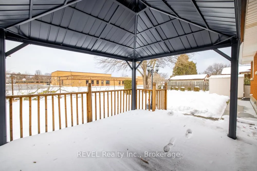 Photo 27 of 87 Royal Manor Drive, St. Catharines, Carlton/Bunting — HOMEH