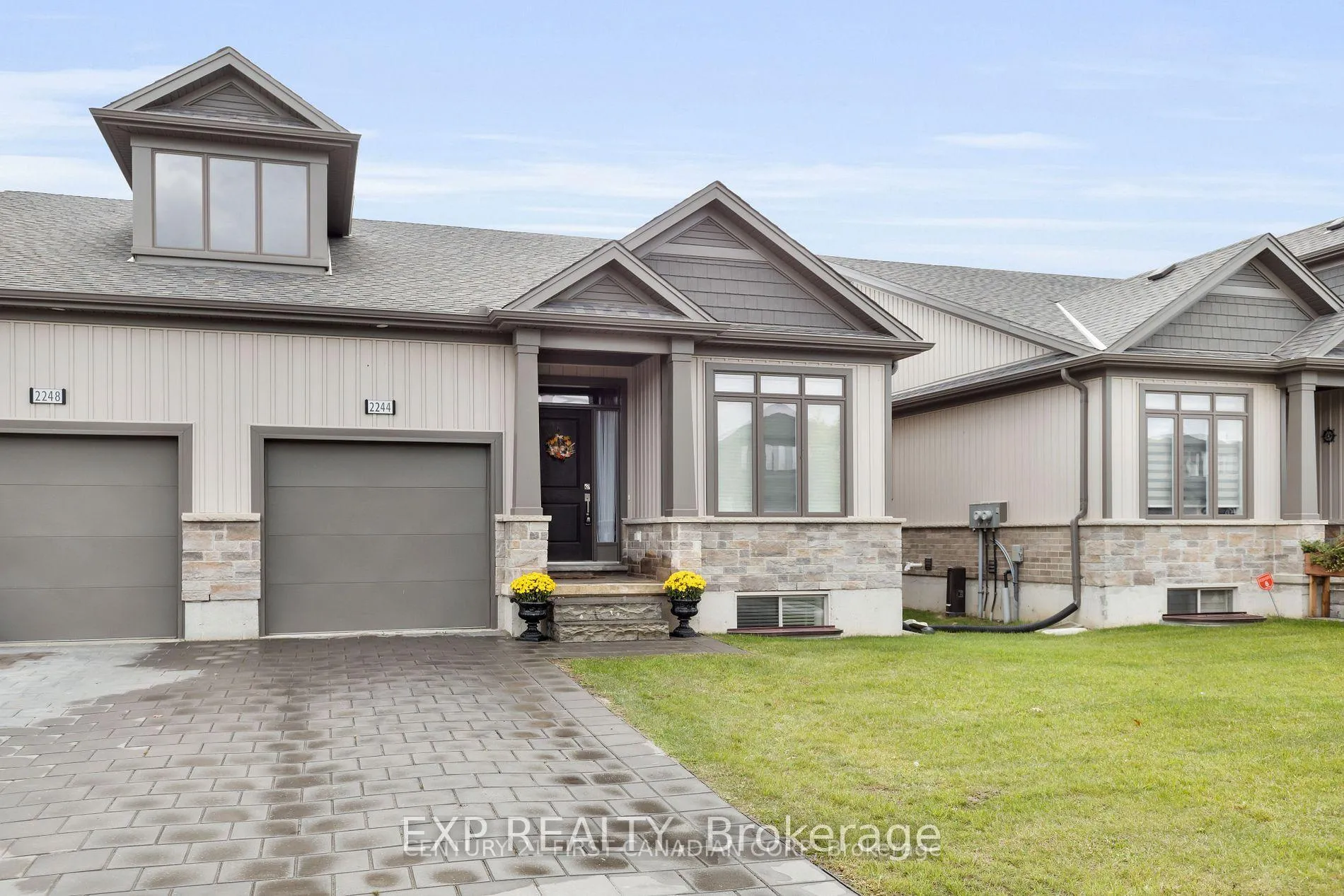 Photo 2 of 2244 Evans Boulevard, London, South U — HOMEH