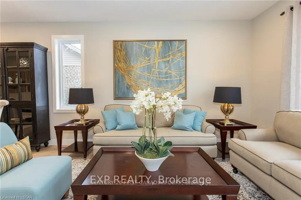 Photo 7 of 2244 Evans Boulevard, London, South U — HOMEH