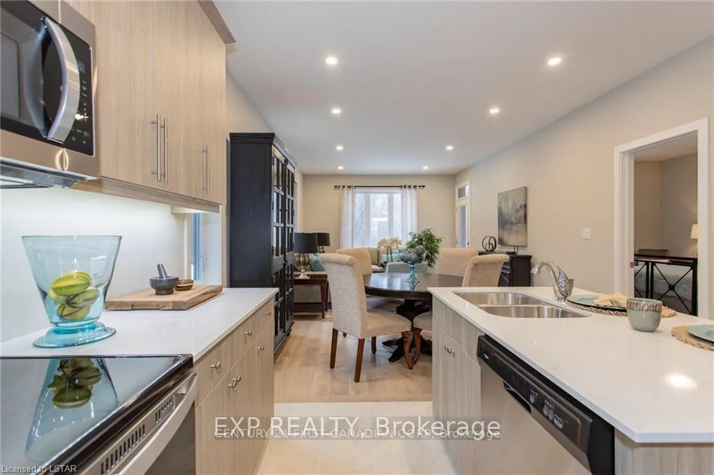 Photo 11 of 2244 Evans Boulevard, London, South U — HOMEH