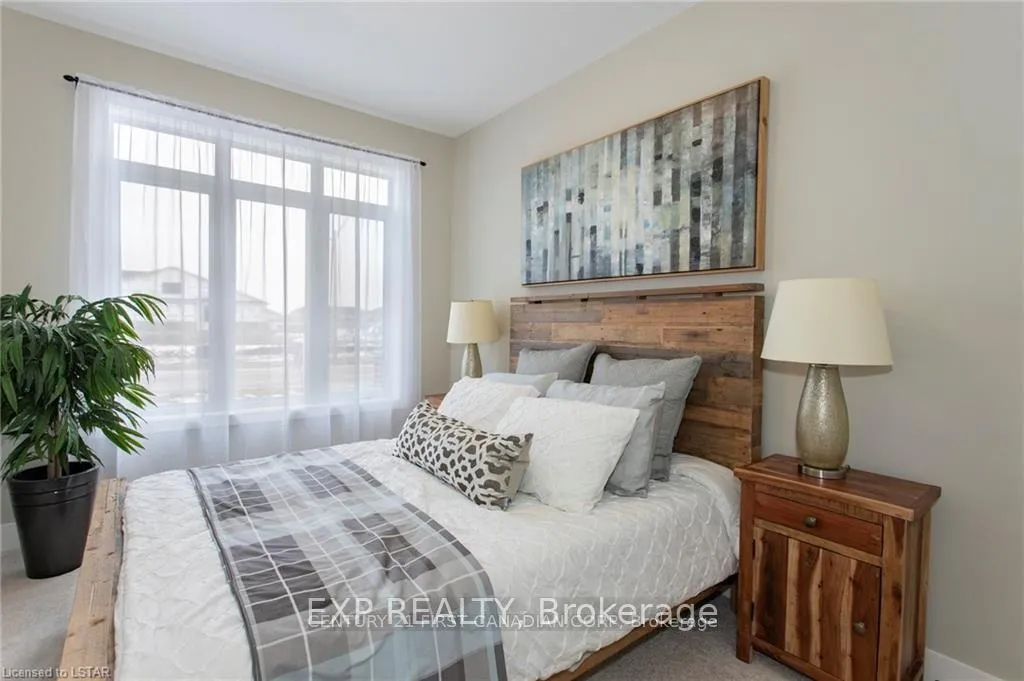Photo 18 of 2244 Evans Boulevard, London, South U — HOMEH