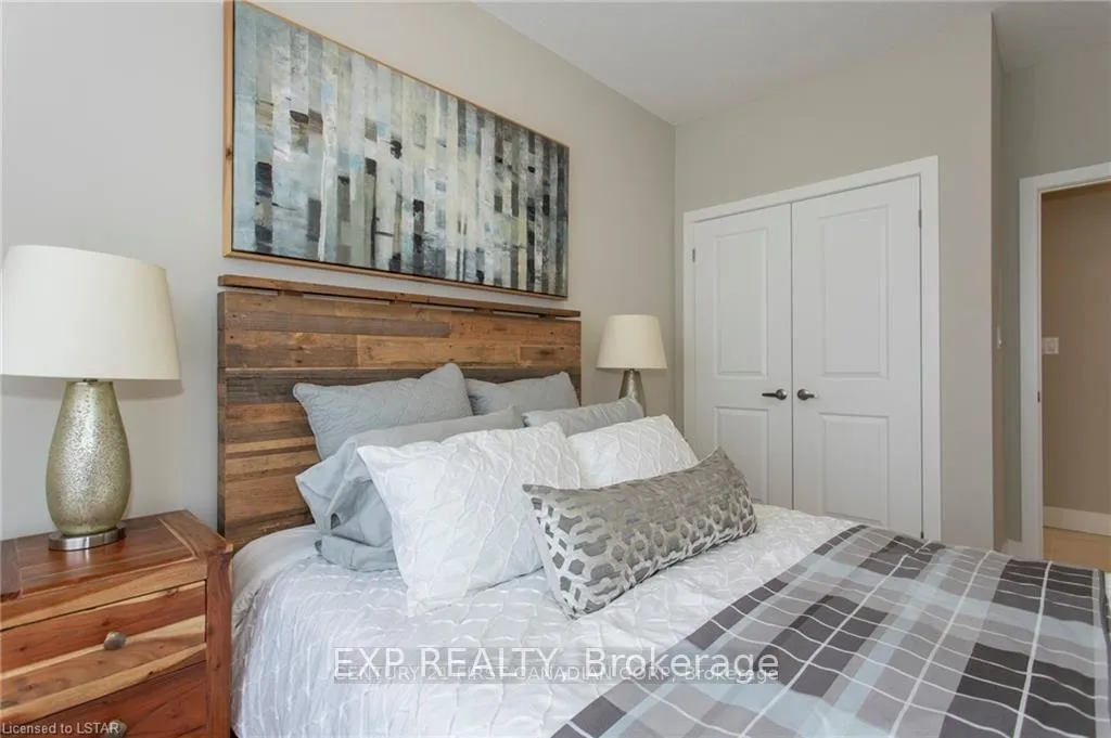 Photo 19 of 2244 Evans Boulevard, London, South U — HOMEH