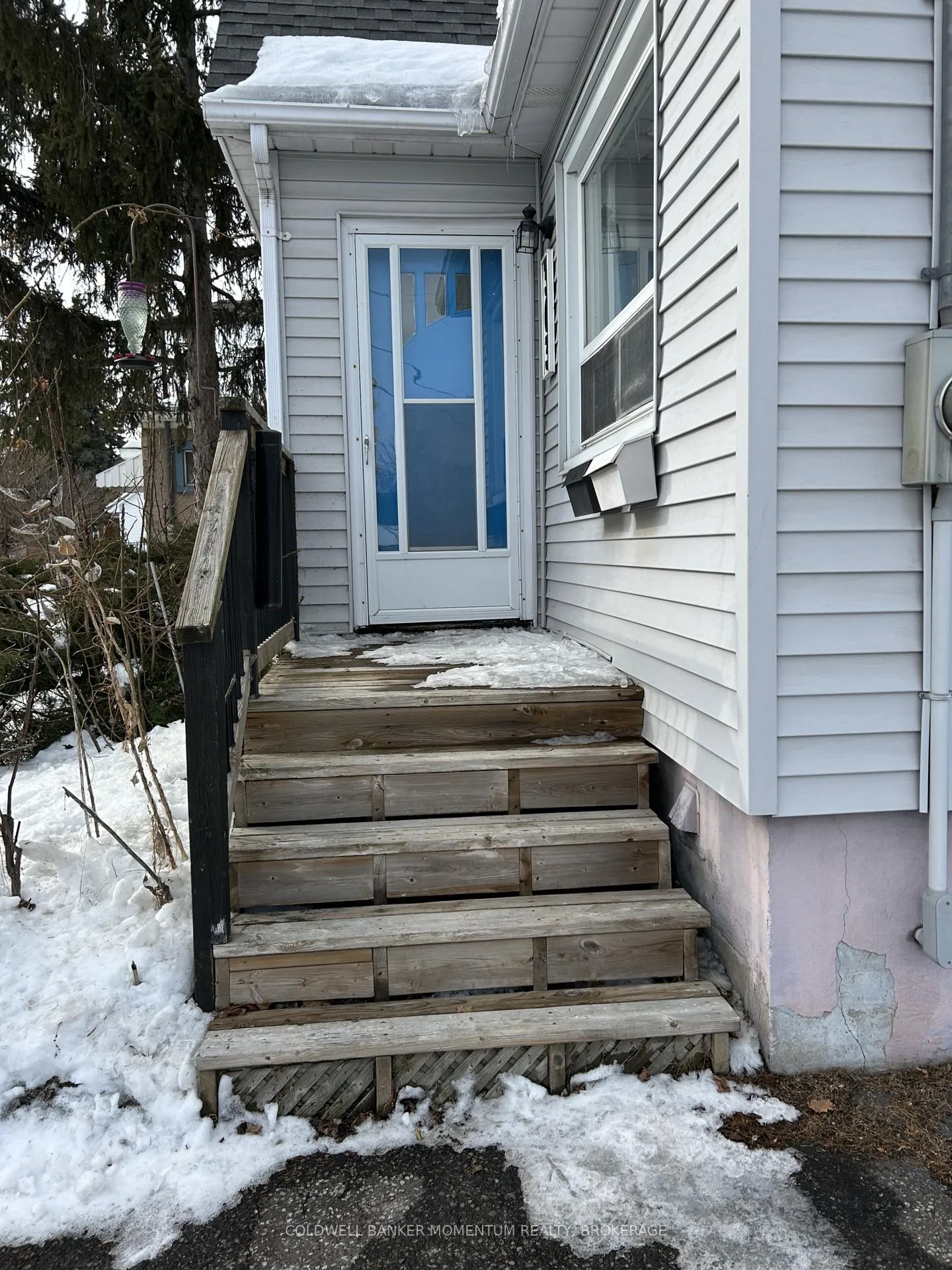 Photo 2 of Unit Unit 1, 303 Carlton Street, St. Catharines, Fairview — HOMEH
