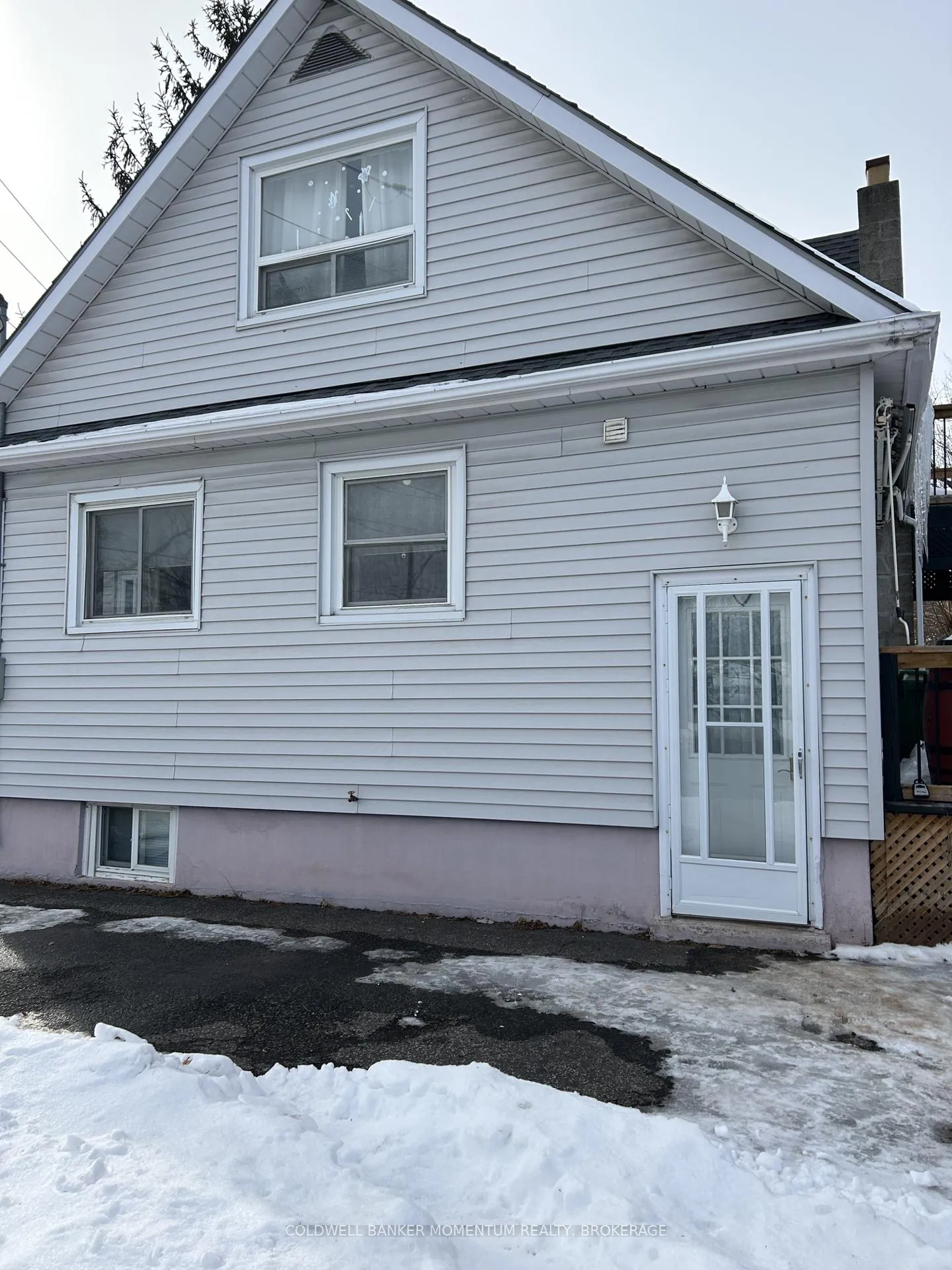 Photo 4 of Unit Unit 1, 303 Carlton Street, St. Catharines, Fairview — HOMEH