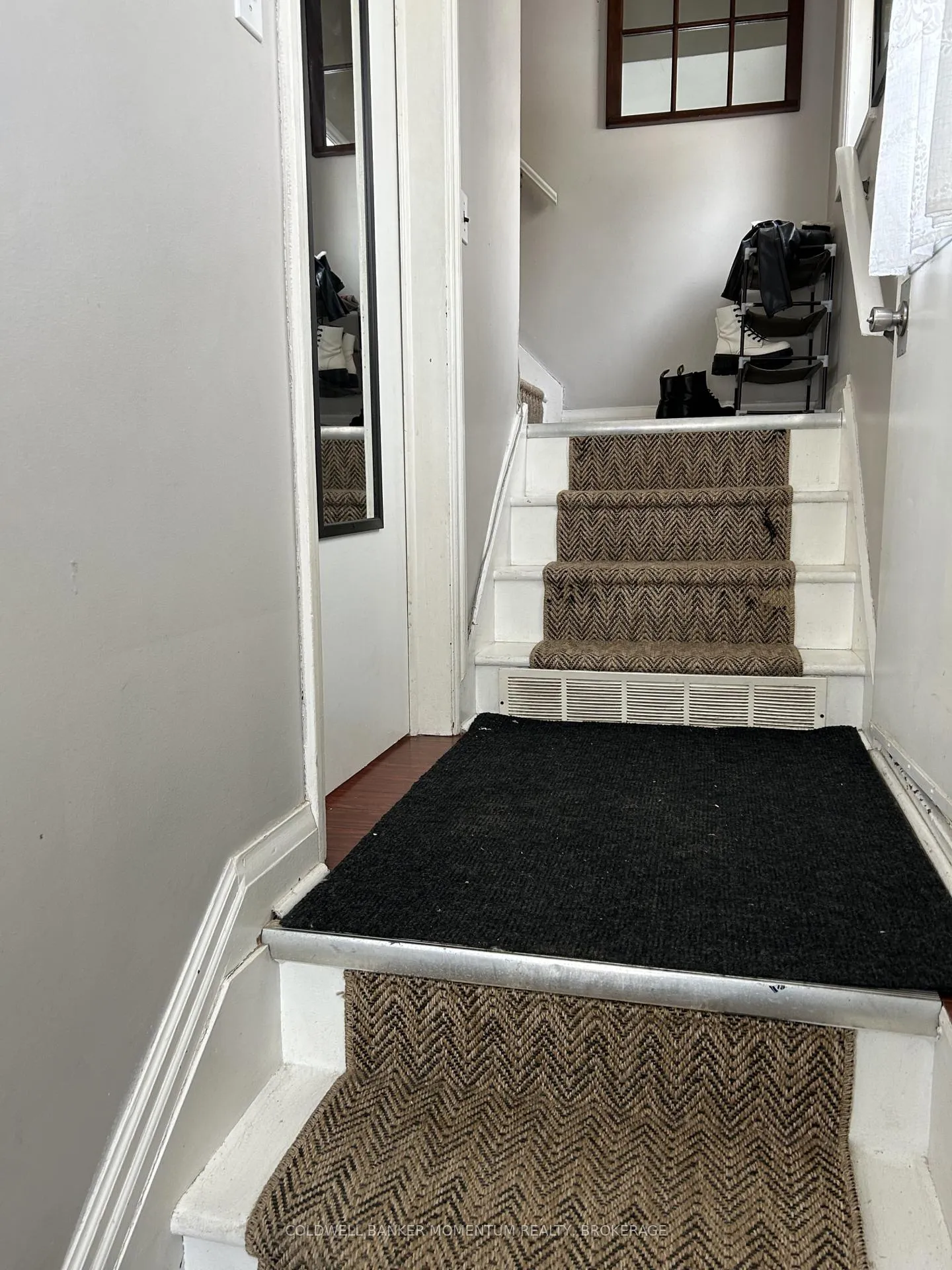 Photo 5 of Unit Unit 1, 303 Carlton Street, St. Catharines, Fairview — HOMEH