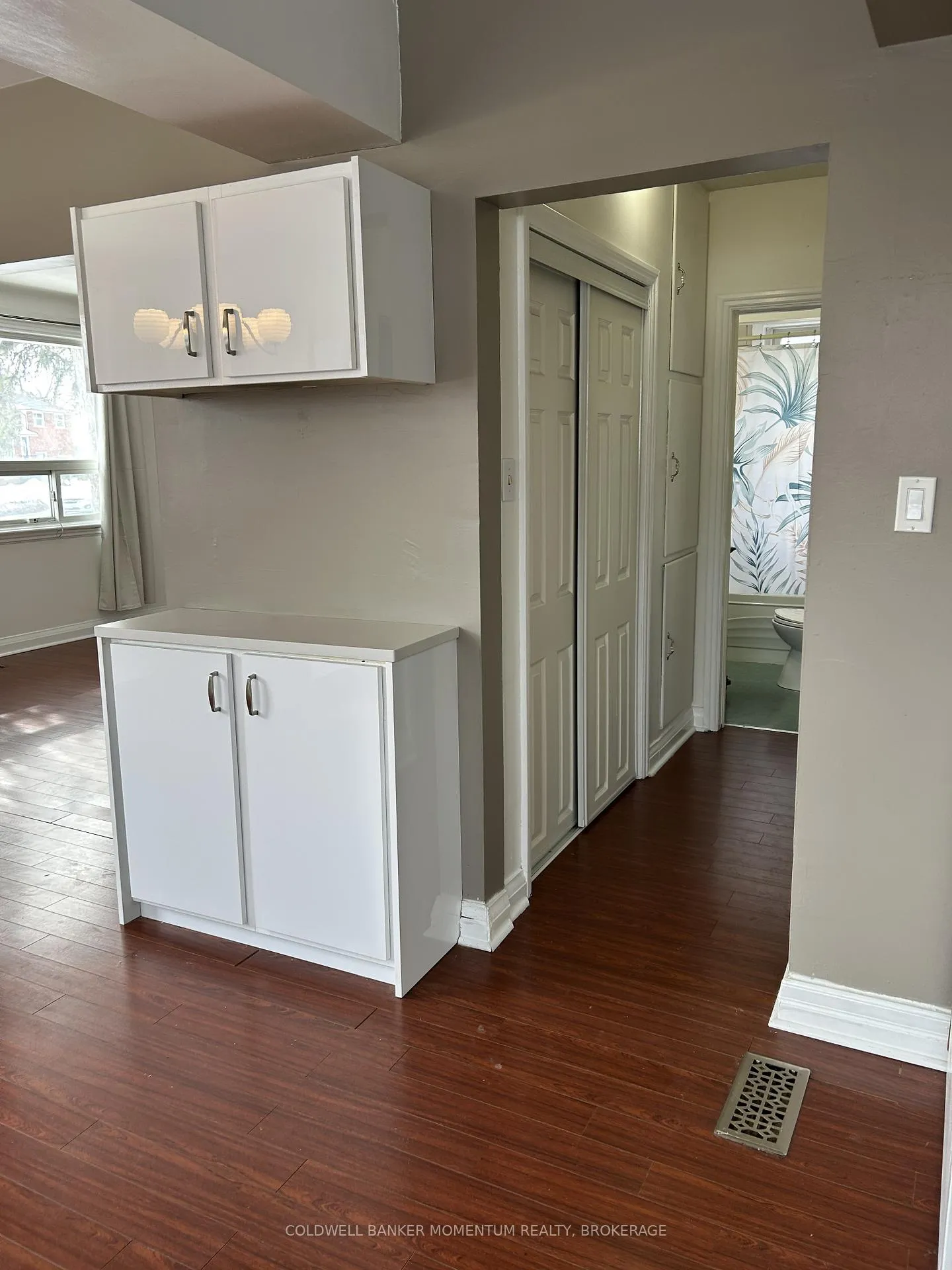 Photo 9 of Unit Unit 1, 303 Carlton Street, St. Catharines, Fairview — HOMEH
