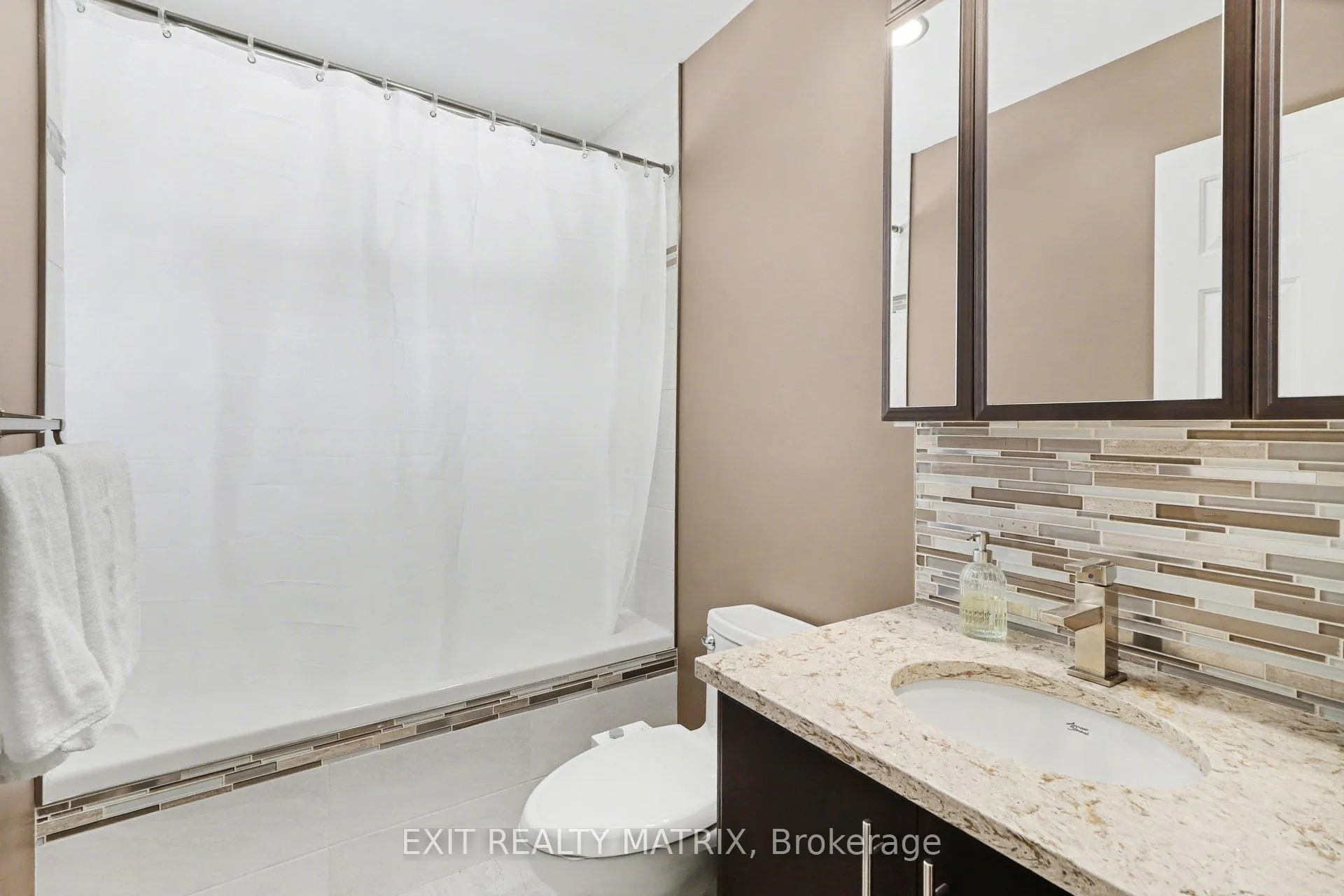 Photo 17 of 4603 Anderson Road E, Ottawa, Carlsbad Springs — HOMEH