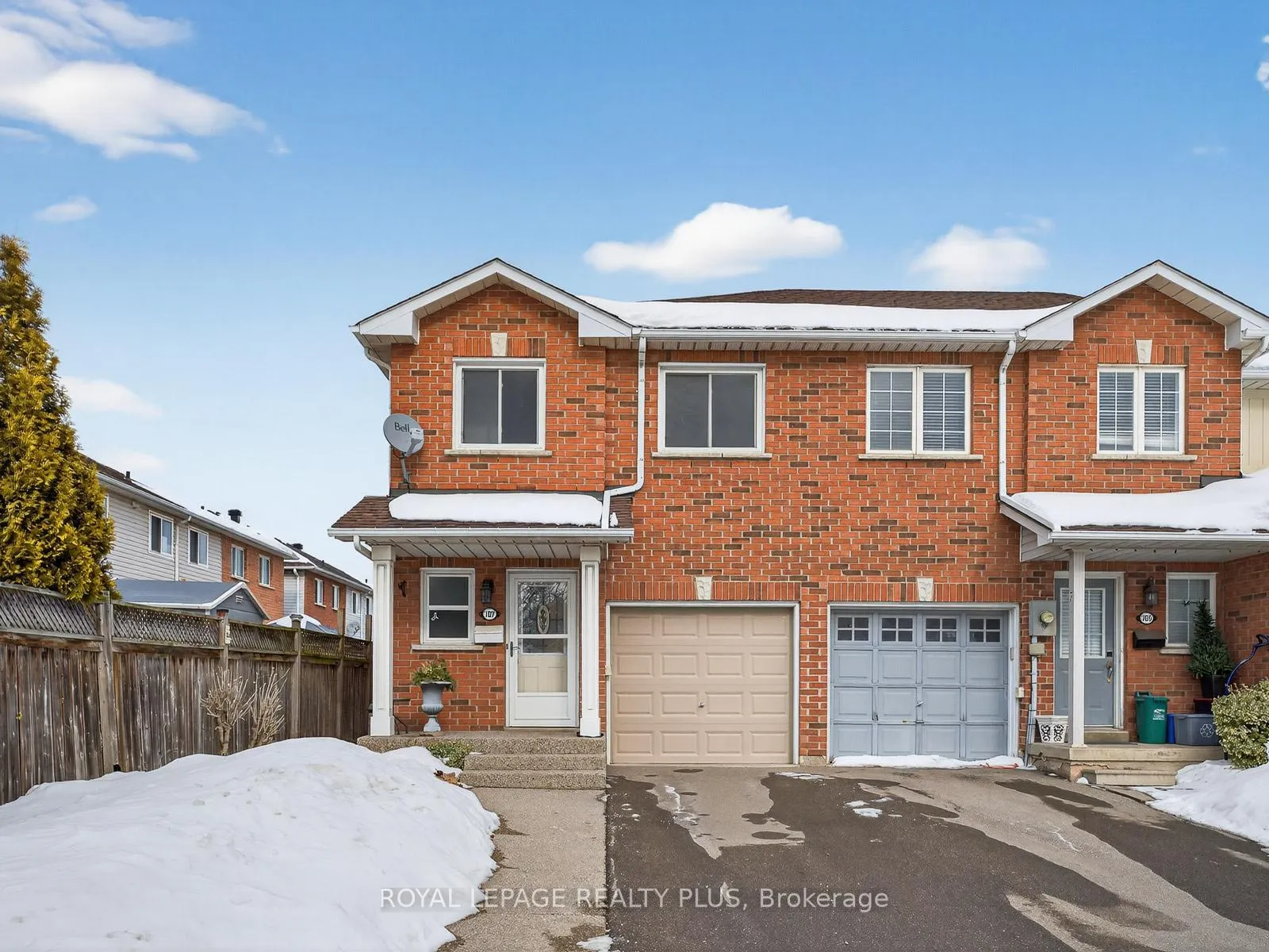 Photo 1 of 707 Inverary Road, Burlington, Shoreacres — HOMEH
