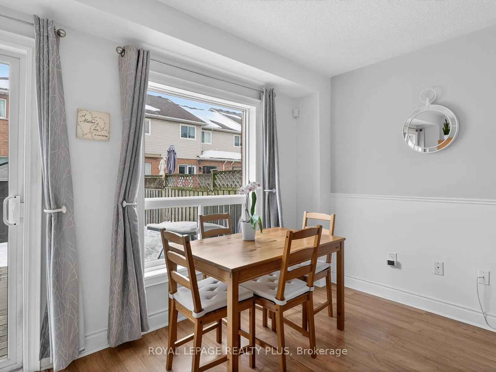 Photo 11 of 707 Inverary Road, Burlington, Shoreacres — HOMEH